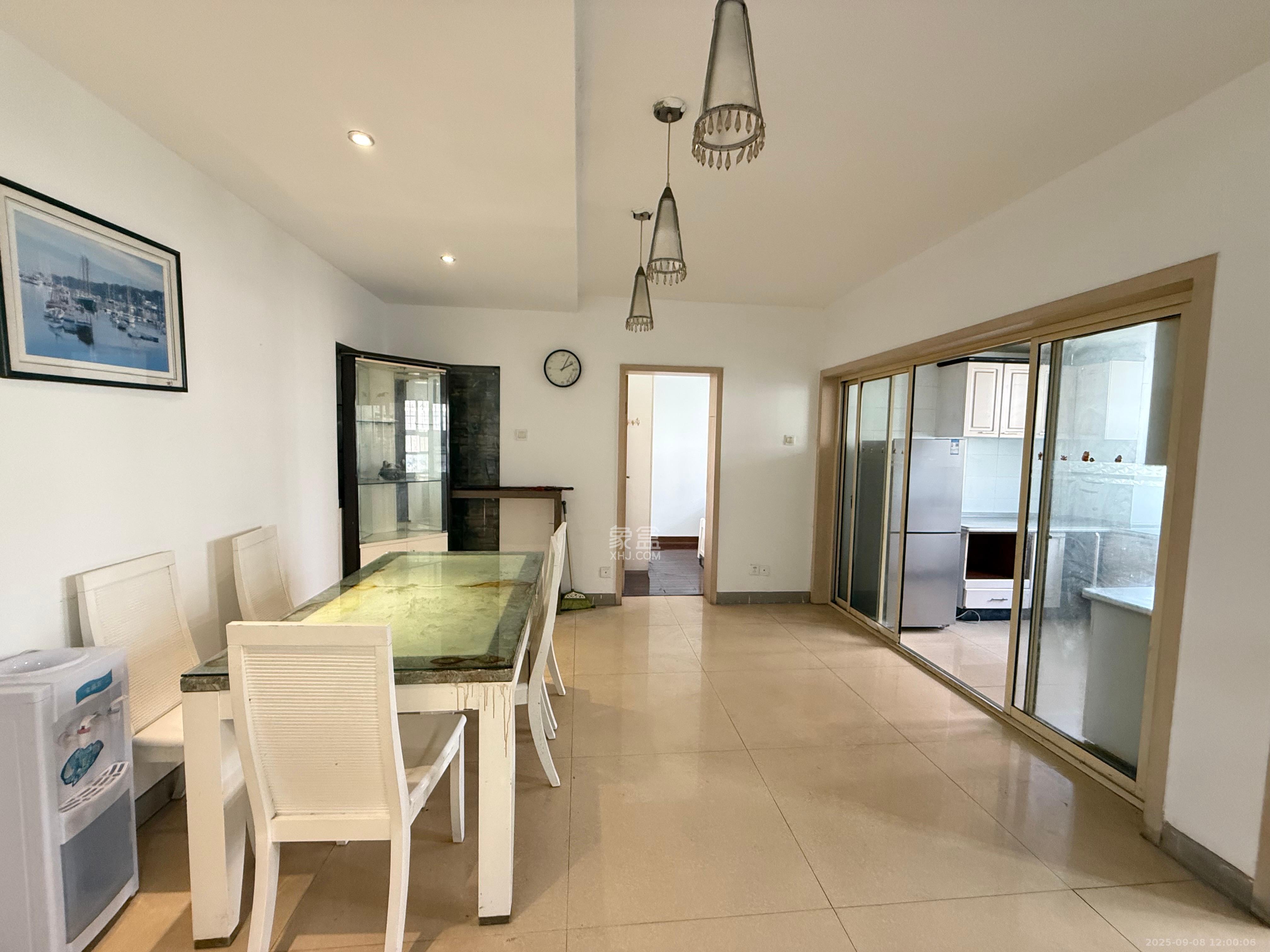 湘卫花苑  3室2厅2卫    3000.0元/月 湘卫花苑  3室2厅2卫    3000.0元/月室内图