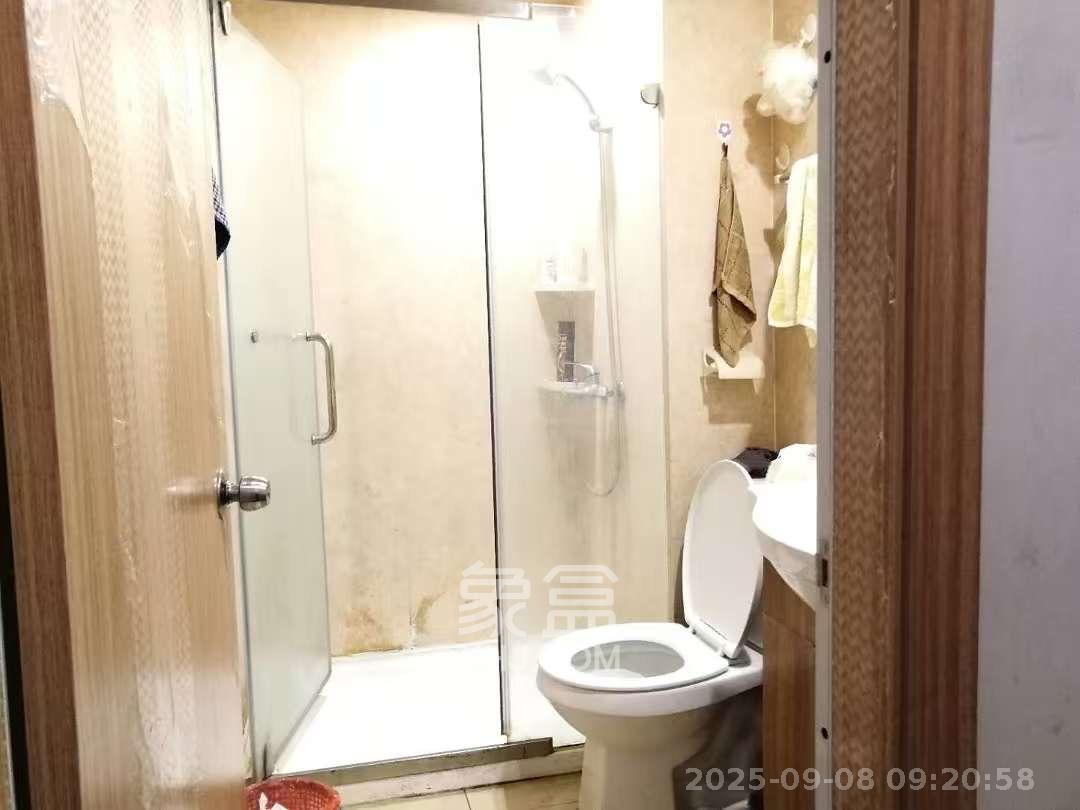 麓谷小镇 1室2厅1卫 2200.0元/月 麓谷小镇 1室2厅1卫 2200.0元/月室内图