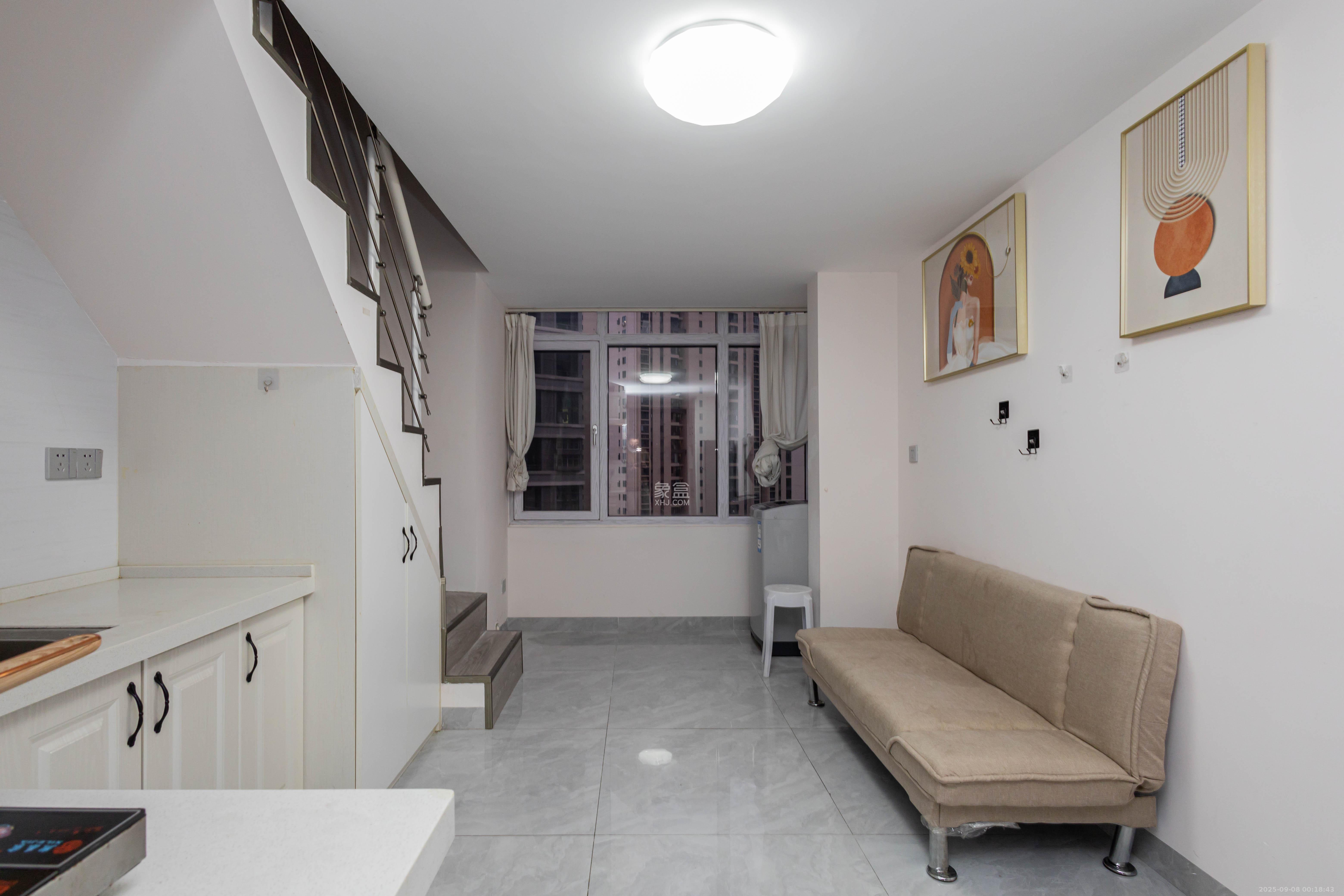 碧桂园星荟  1室1厅1卫    16.0万客厅