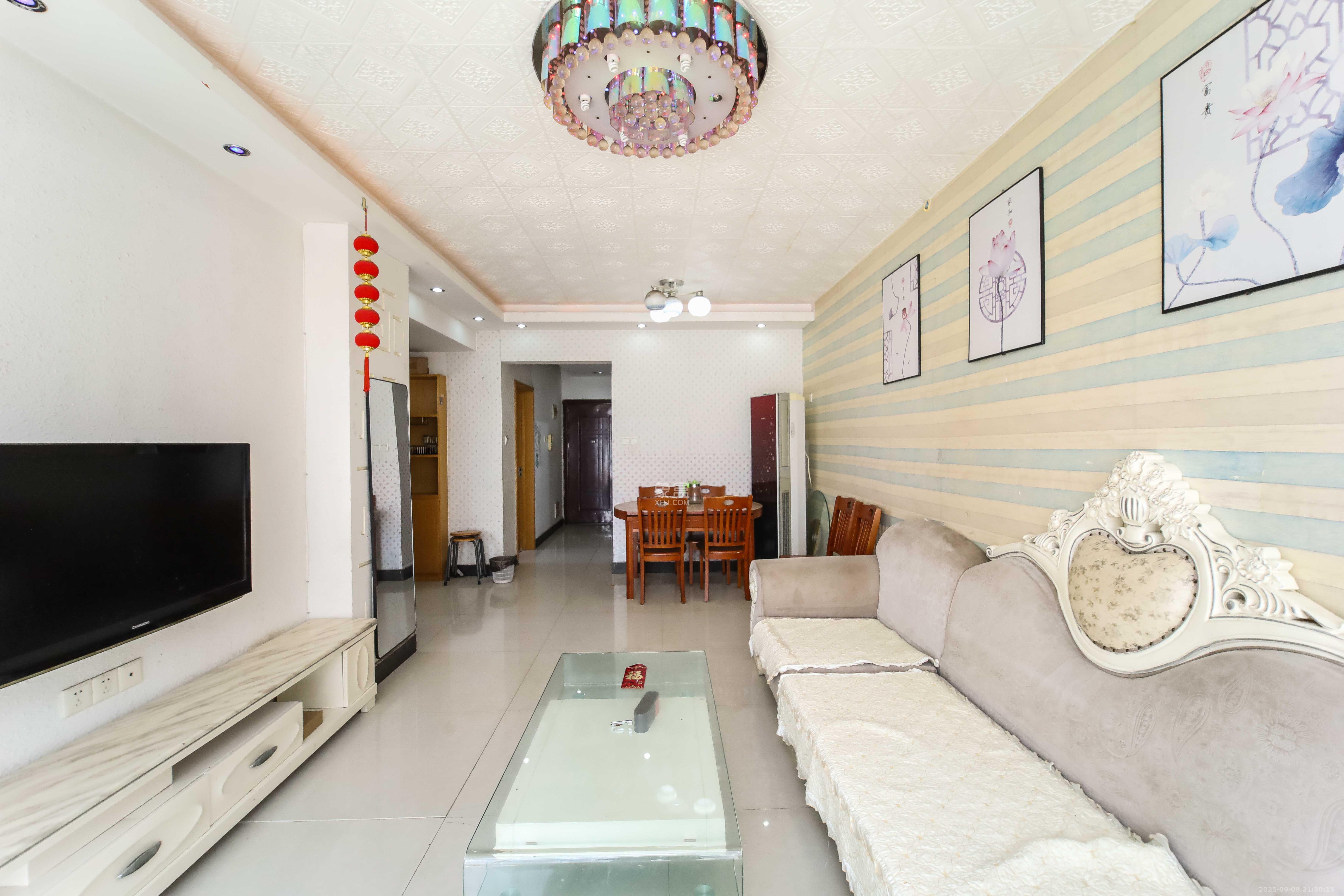 山水华景  3室2厅1卫    68.0万 山水华景  3室2厅1卫    68.0万客厅