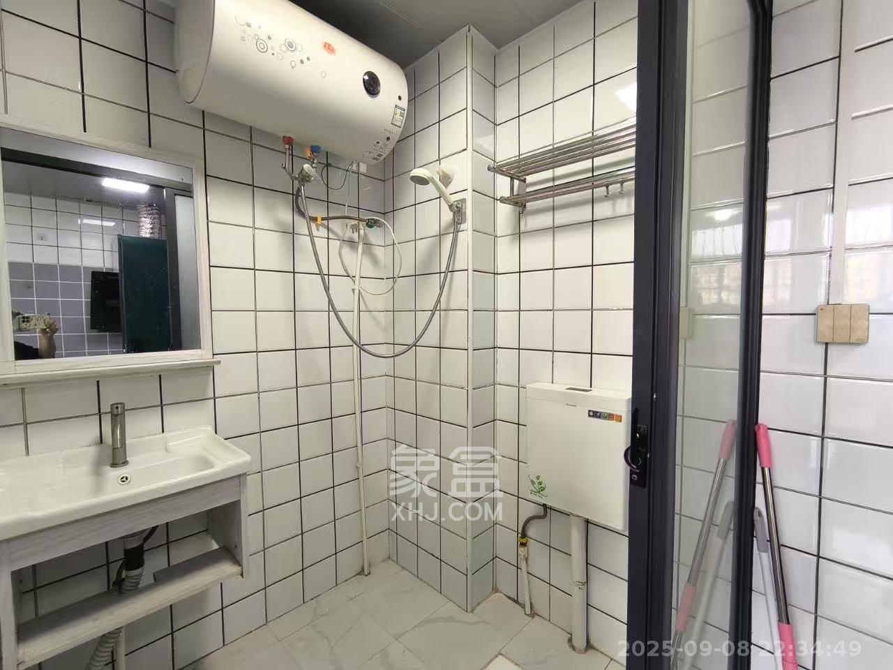 荷花园电信宿舍(天辰荷花苑) 2室2厅1卫 1800.0元/月 荷花园电信宿舍(天辰荷花苑) 2室2厅1卫 1800.0元/月室内图