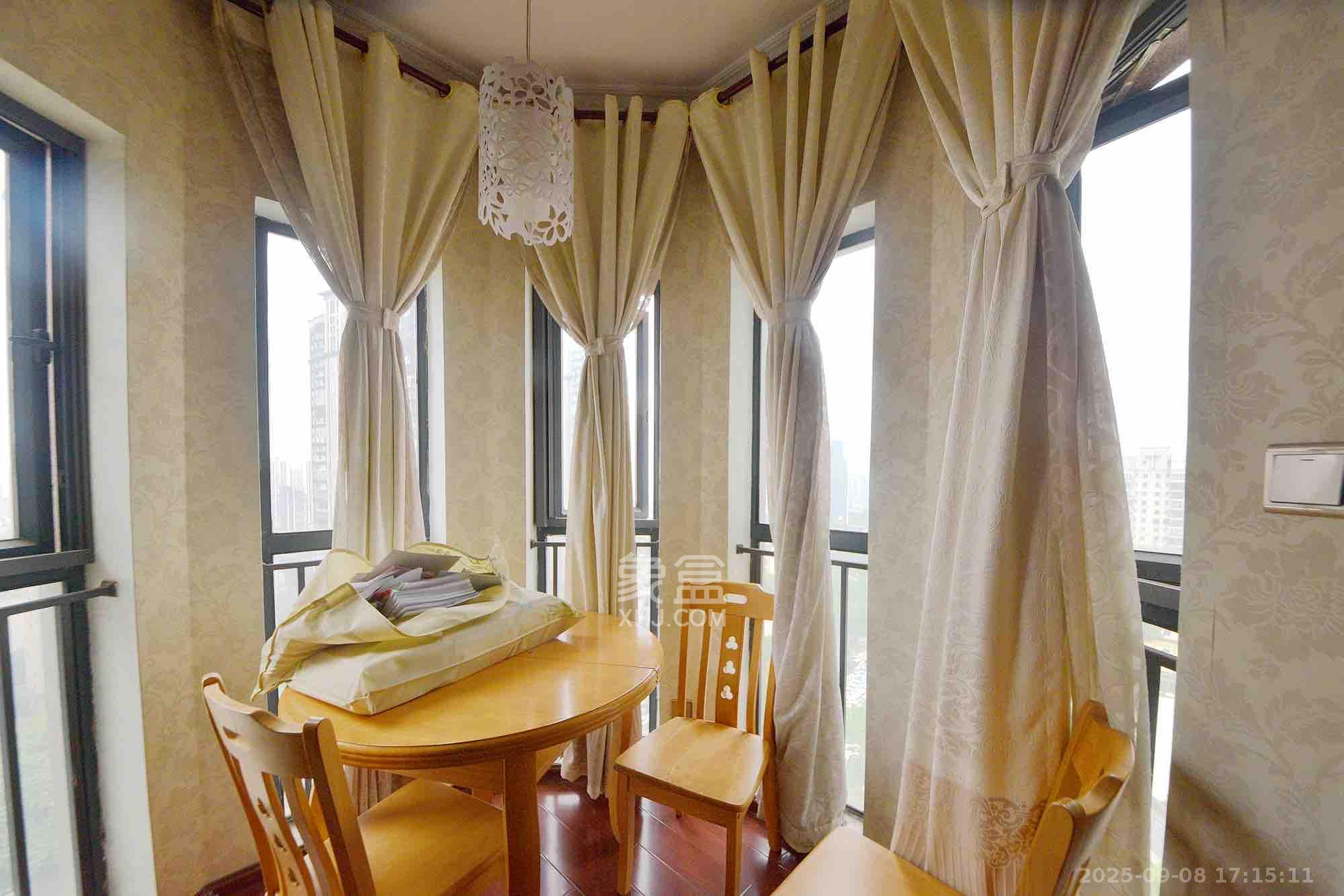 锦绣世纪  1室1厅1卫    1800.0元/月 锦绣世纪  1室1厅1卫    1800.0元/月室内图