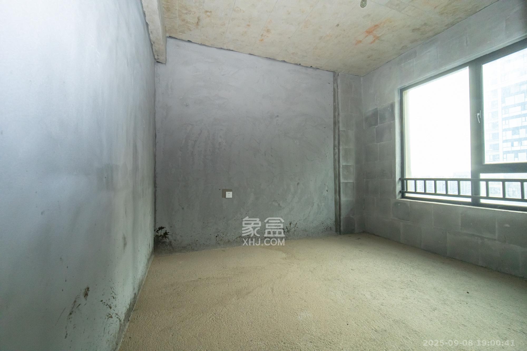 新城悦隽  3室2厅2卫    85.8万卧室