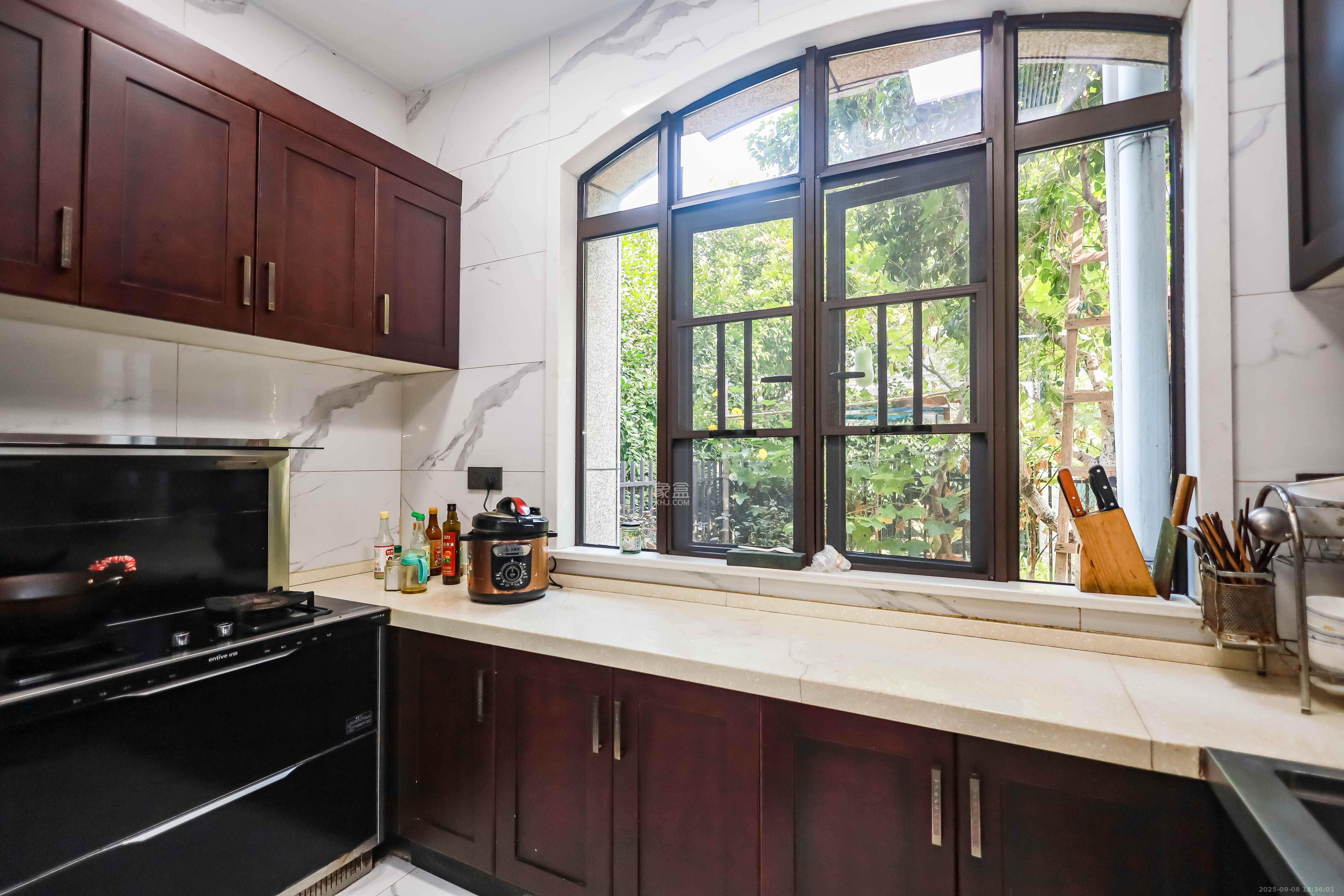 奥克斯缔壹城  4室2厅3卫    478.0万厨房