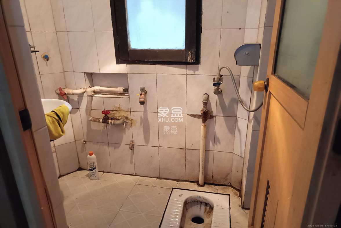 迎宾路散盘  2室1厅1卫    2100.0元/月 迎宾路散盘  2室1厅1卫    2100.0元/月室内图