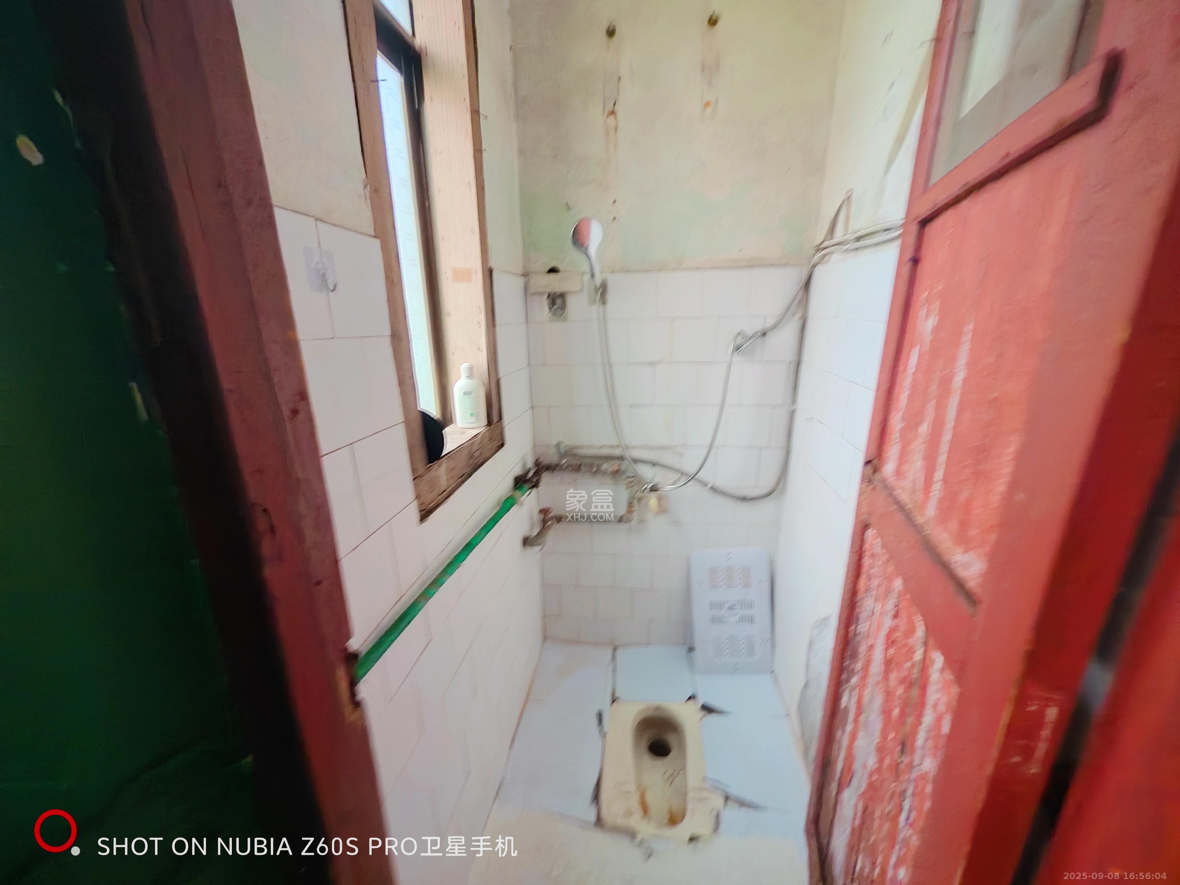 文艺新村 1室1厅1卫 1300.0元/月 文艺新村 1室1厅1卫 1300.0元/月室内图