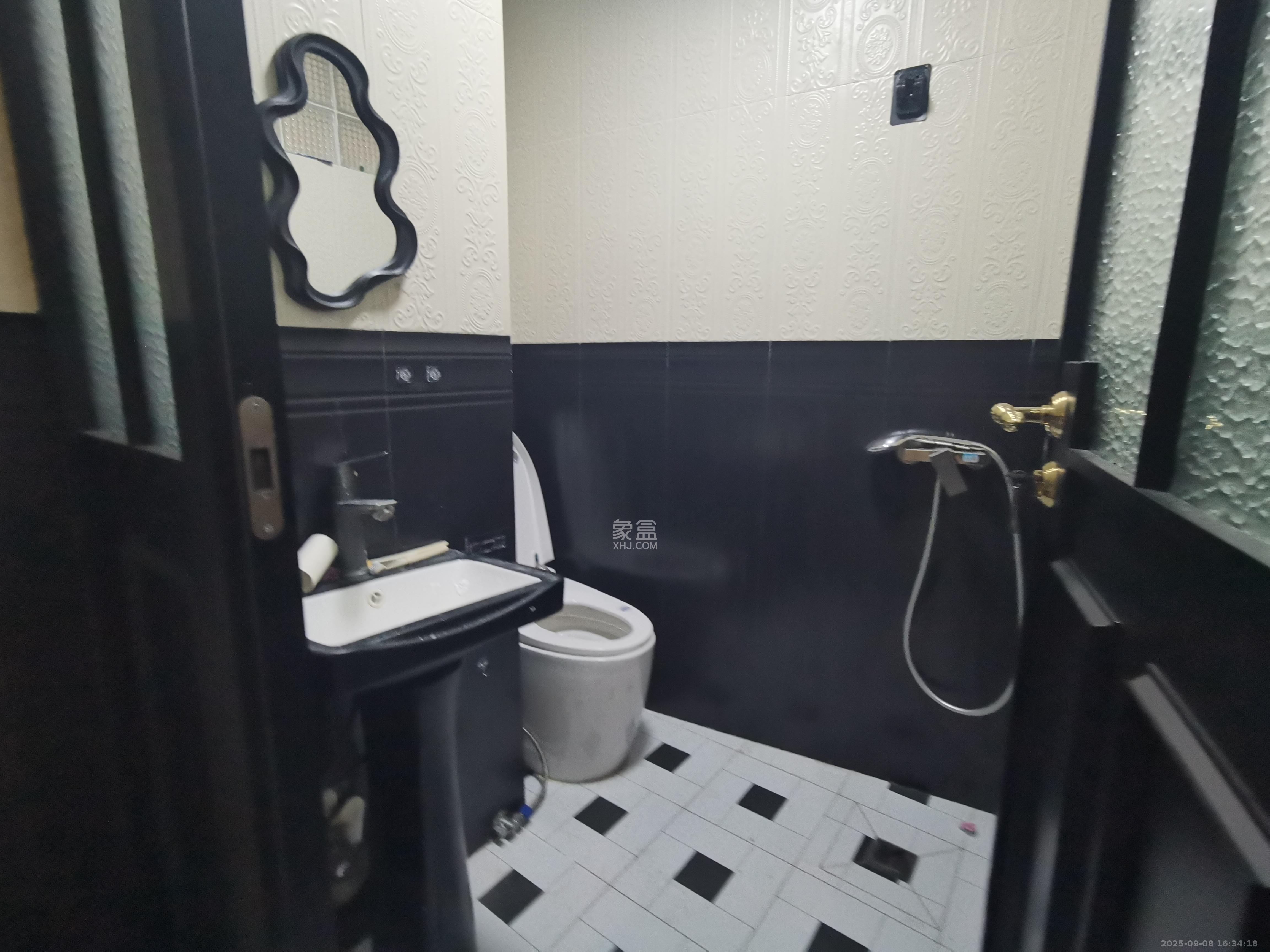 保利西海岸A区 1室3厅2卫 3200.0元/月 保利西海岸A区 1室3厅2卫 3200.0元/月室内图