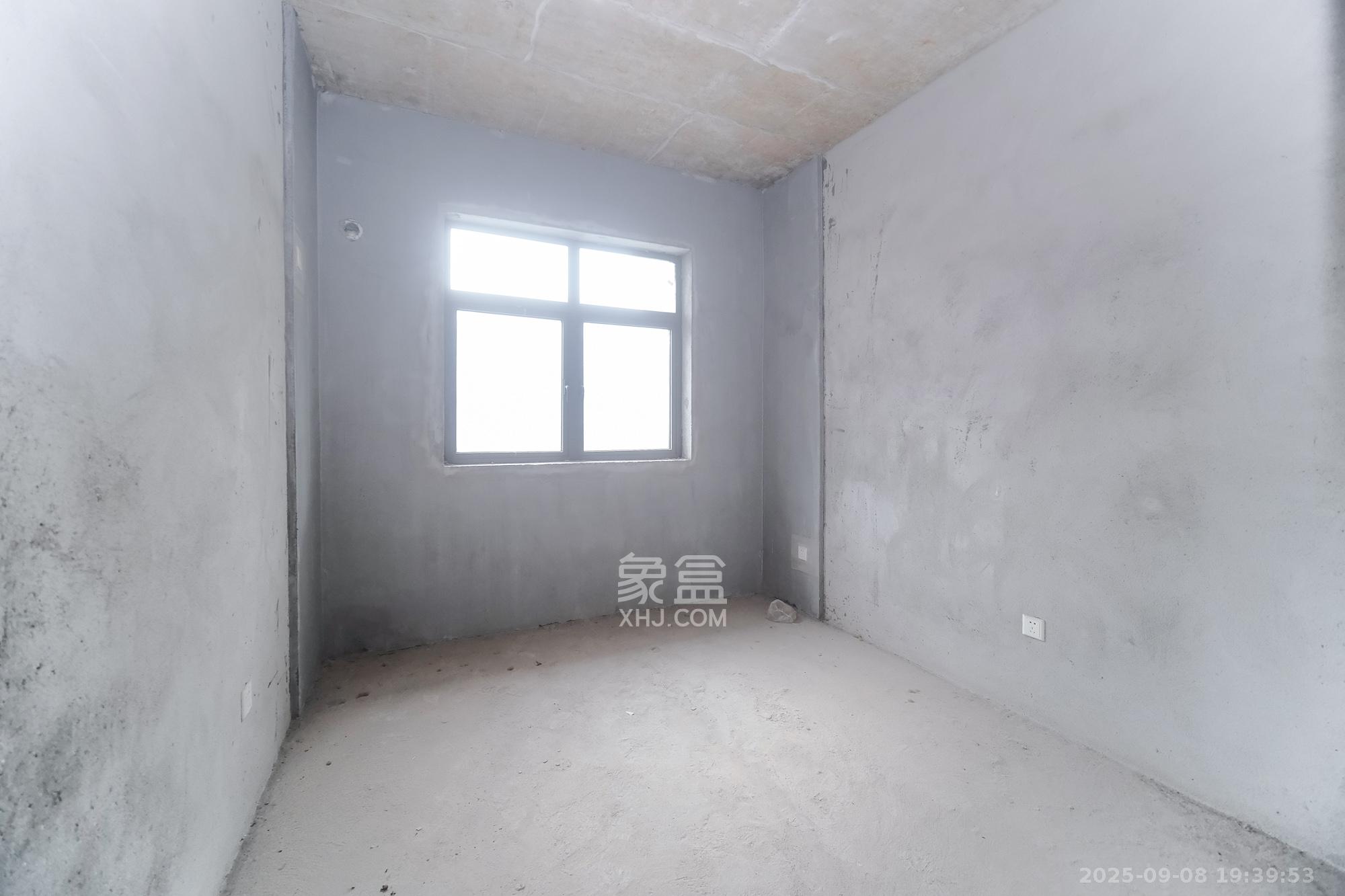 艾美潇湘 3室2厅1卫 98.0万 艾美潇湘 3室2厅1卫 98.0万卧室