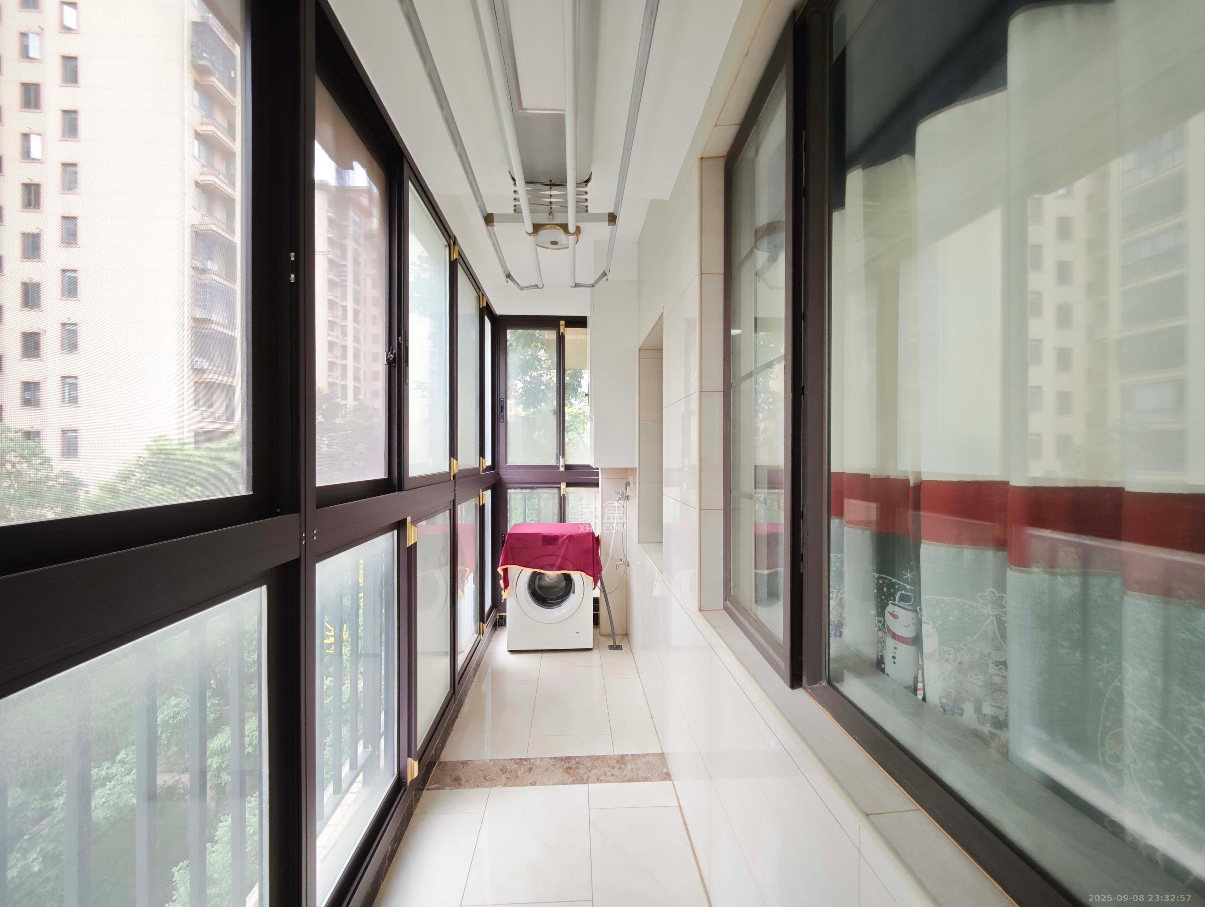 宏聚地中海 4室2厅2卫 185.0万 宏聚地中海 4室2厅2卫 185.0万阳台