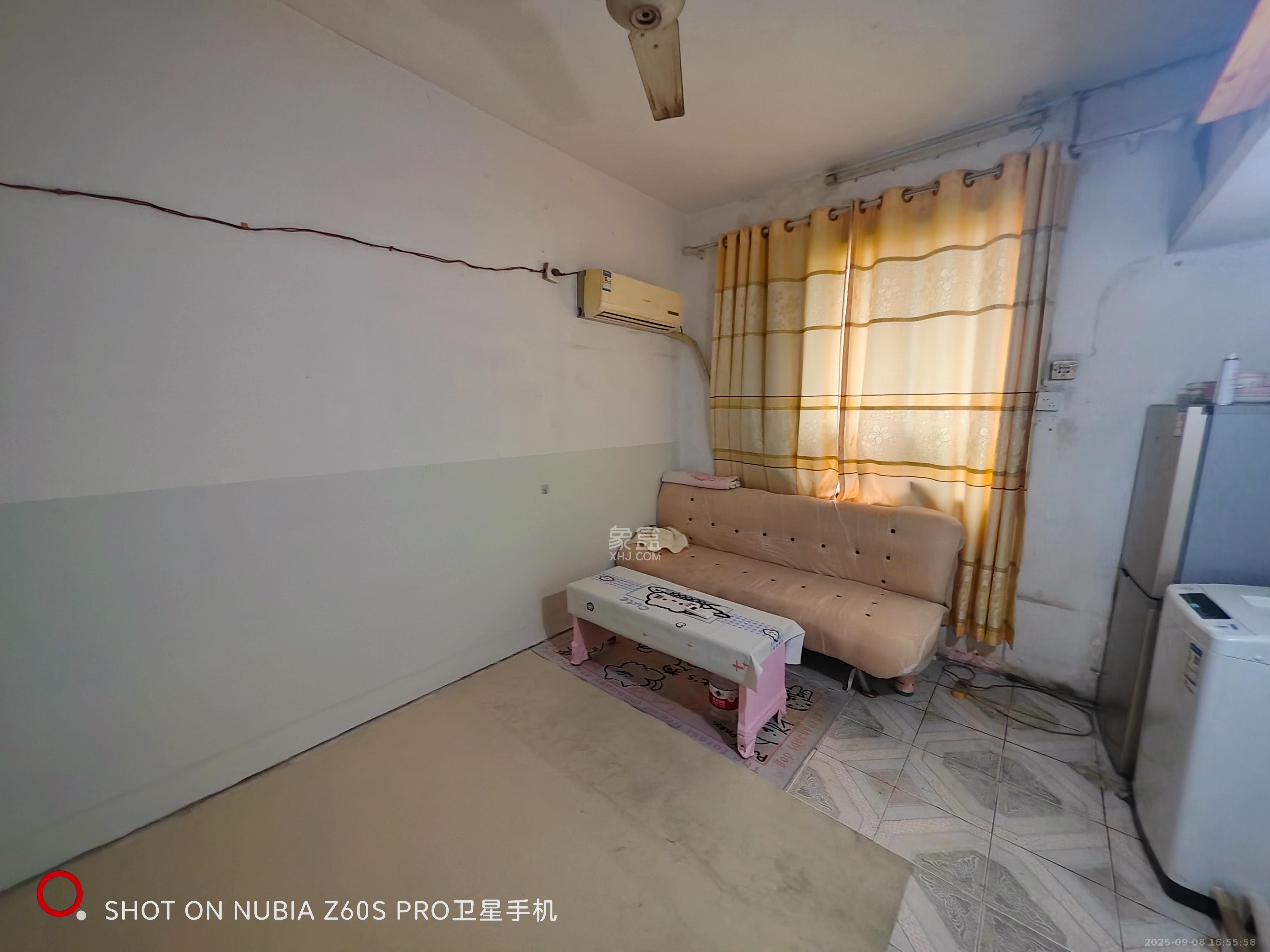 文艺新村  1室1厅1卫   1300.00元/月