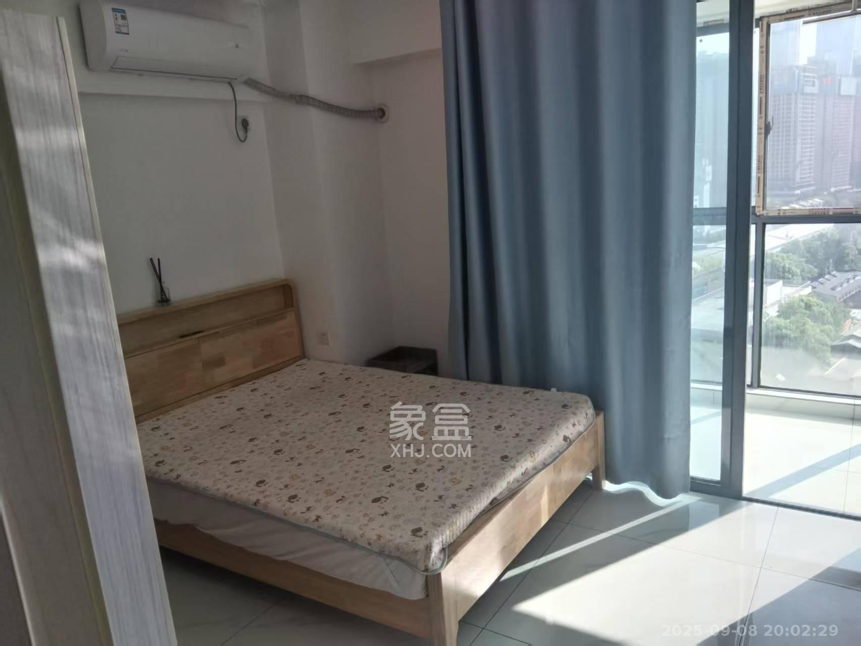 中交里城  1室1厅1卫   2100.00元/月室内图