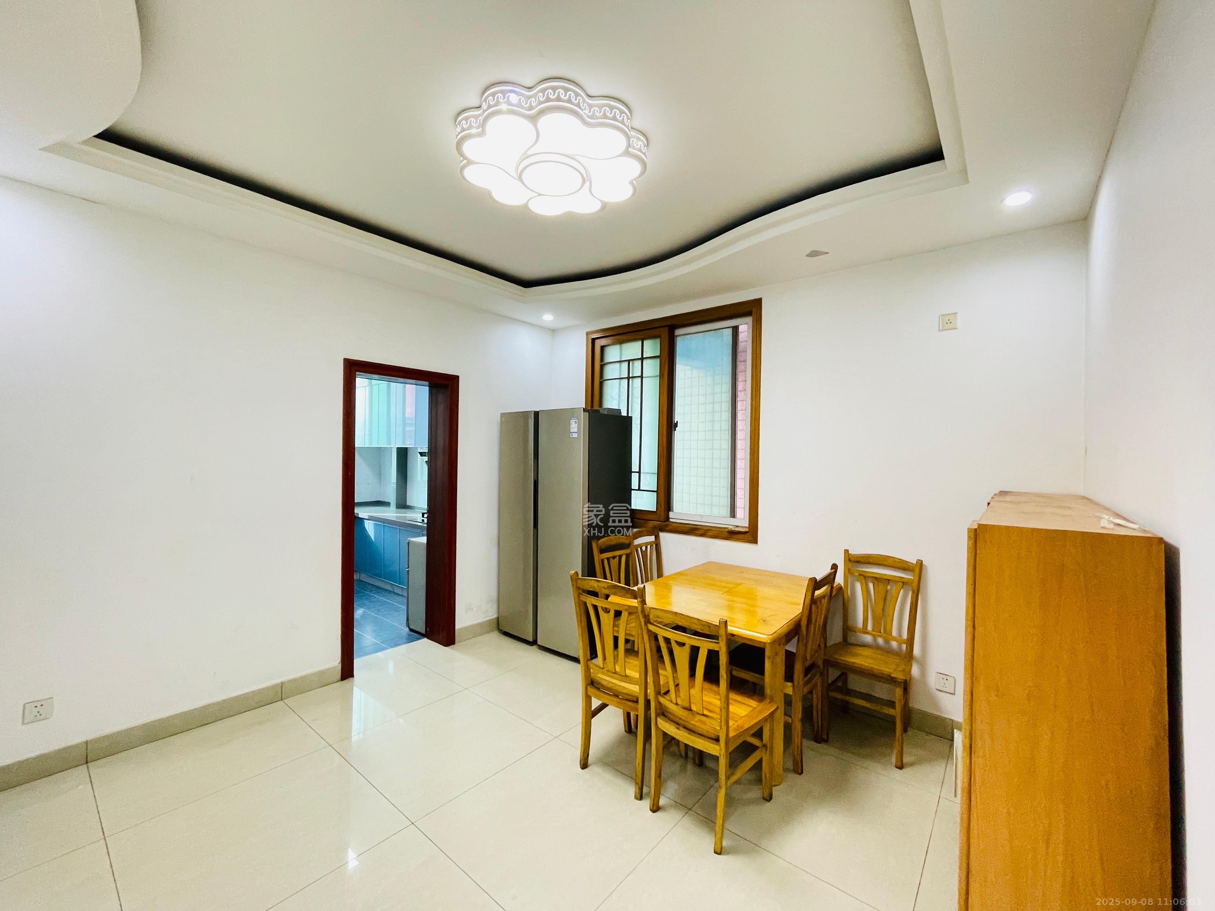 维一星城  2室2厅1卫    3200.0元/月室内图