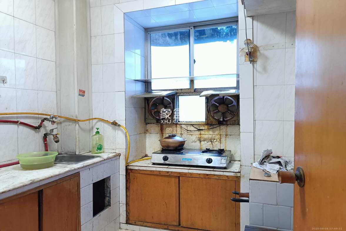 迎宾路散盘  2室1厅1卫    2100.0元/月 迎宾路散盘  2室1厅1卫    2100.0元/月室内图