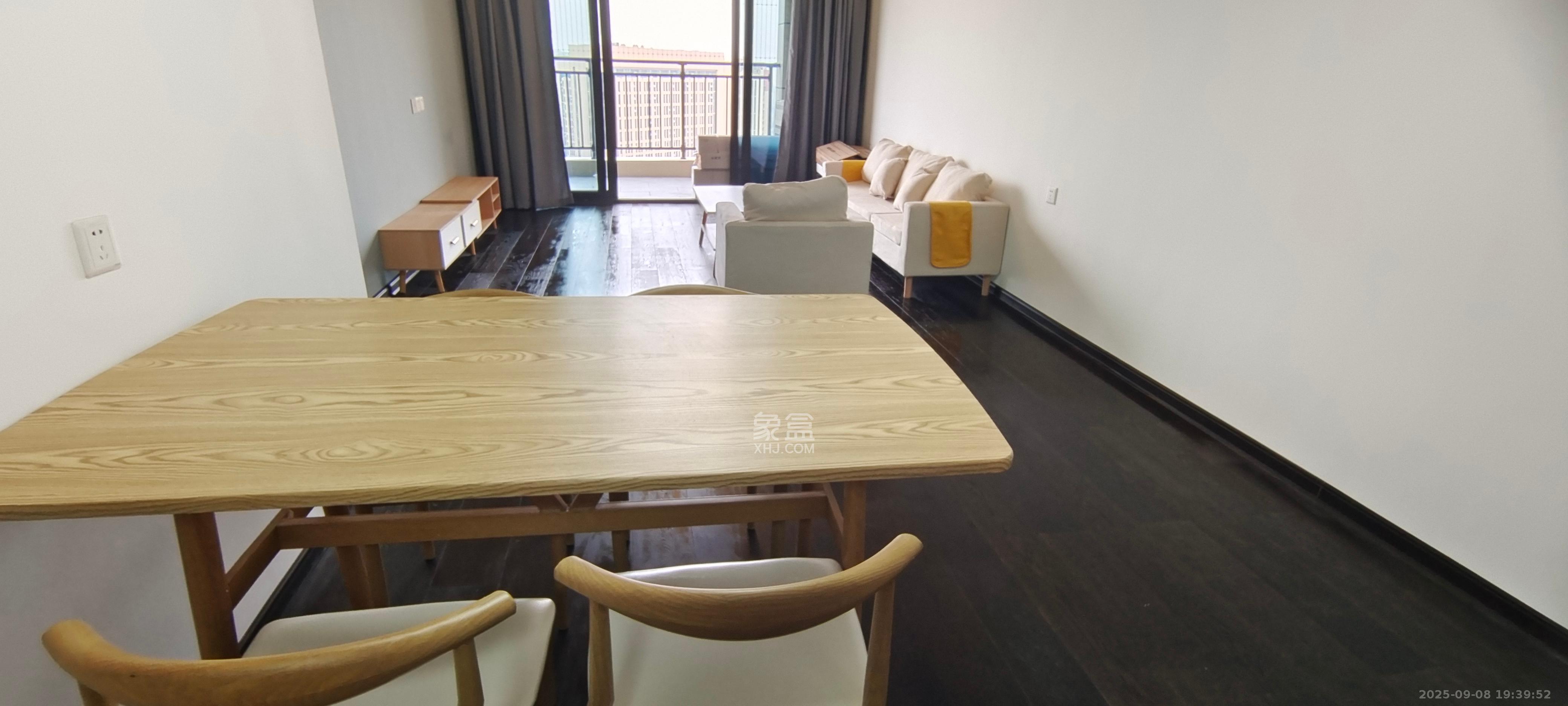 保利大都汇一期、二期  3室2厅2卫    3000.0元/月室内图