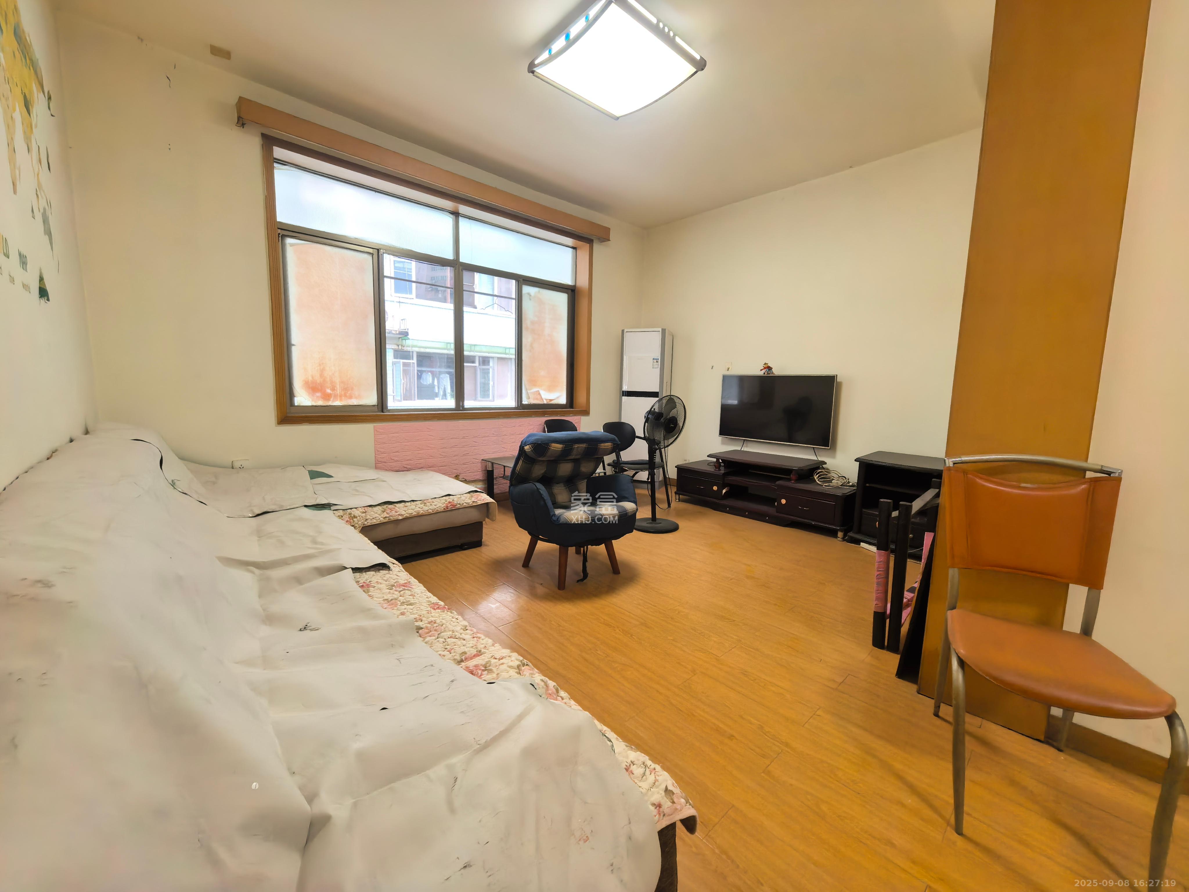 省水院宿舍 3室2厅1卫 2000.0元/月 省水院宿舍 3室2厅1卫 2000.0元/月室内图