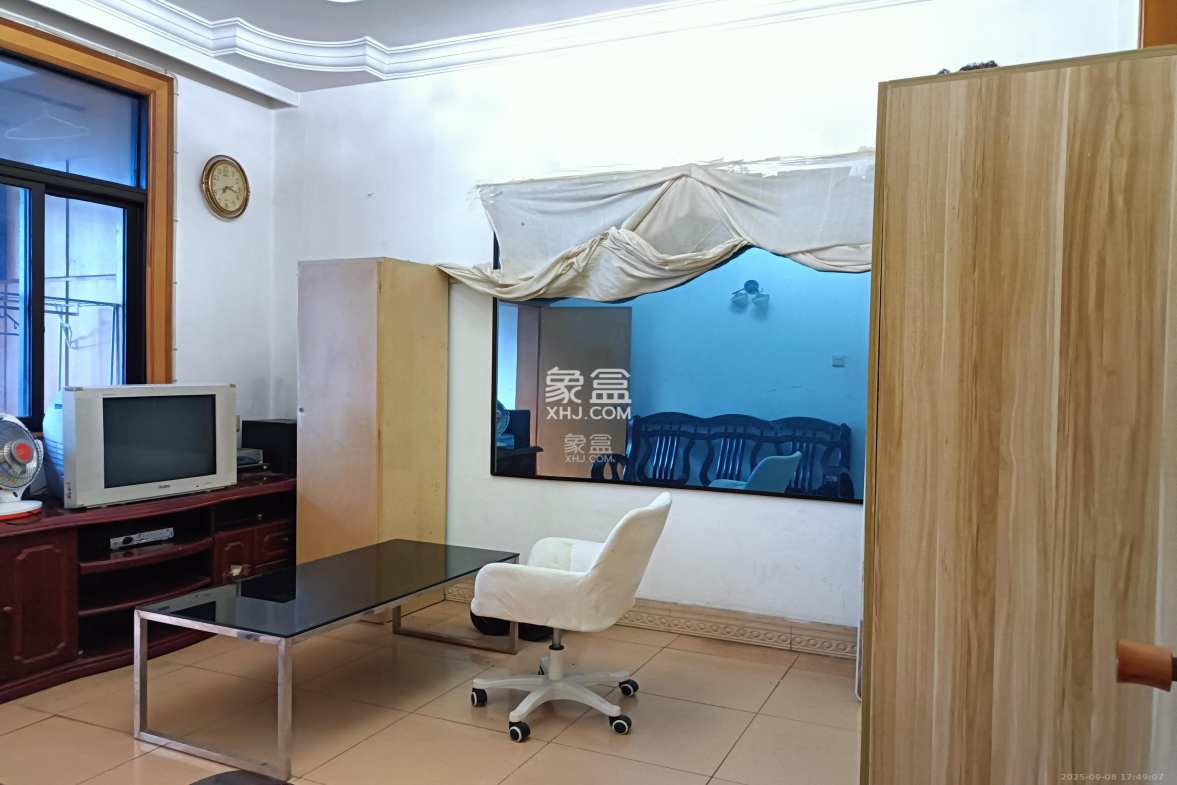 迎宾路散盘  2室1厅1卫    2100.0元/月 迎宾路散盘  2室1厅1卫    2100.0元/月室内图