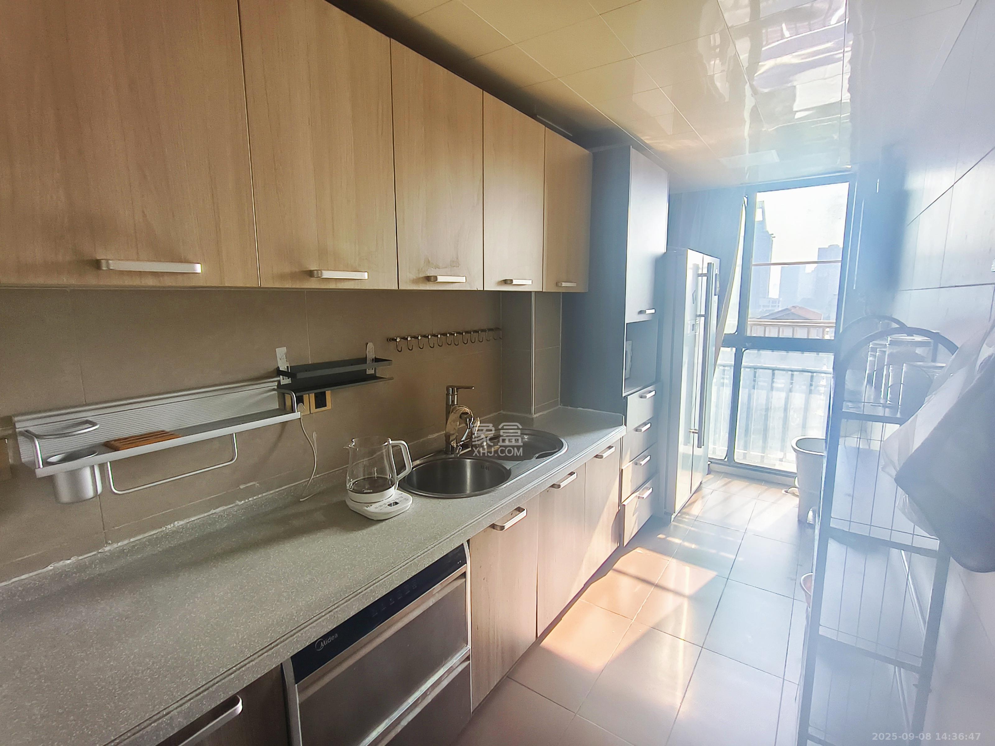 金麓国际 4室2厅2卫 3800.0元/月 金麓国际 4室2厅2卫 3800.0元/月室内图