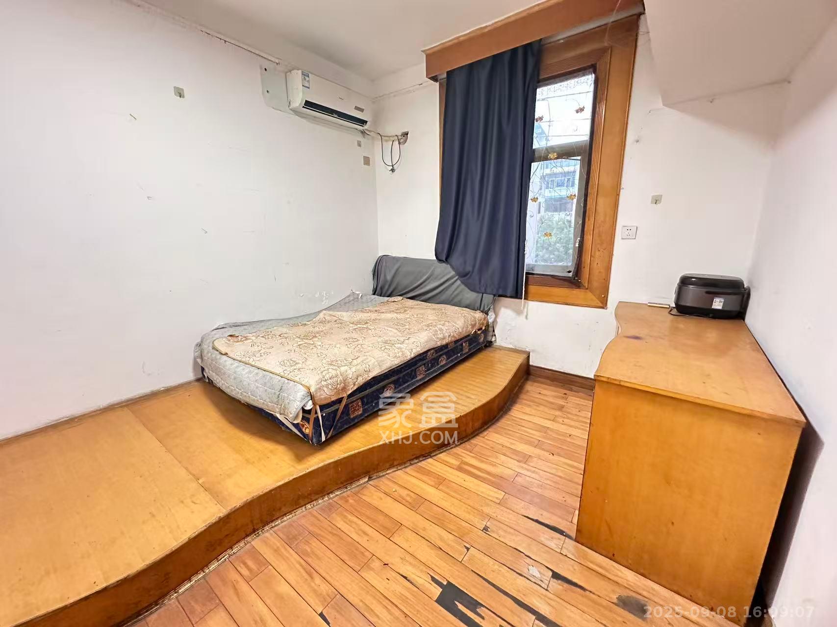 文艺新村  2室1厅1卫    1600.0元/月室内图