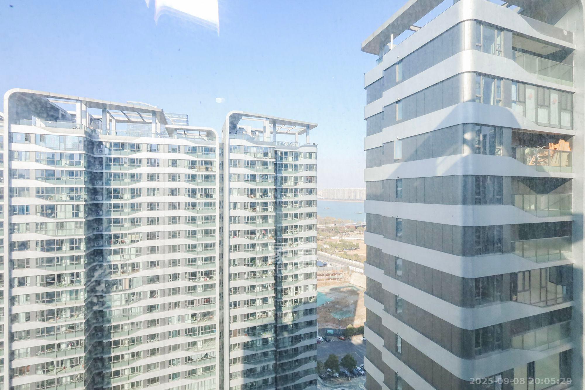 复地滨江金融中心  4室2厅2卫    4500.0元/月 复地滨江金融中心  4室2厅2卫    4500.0元/月室内图