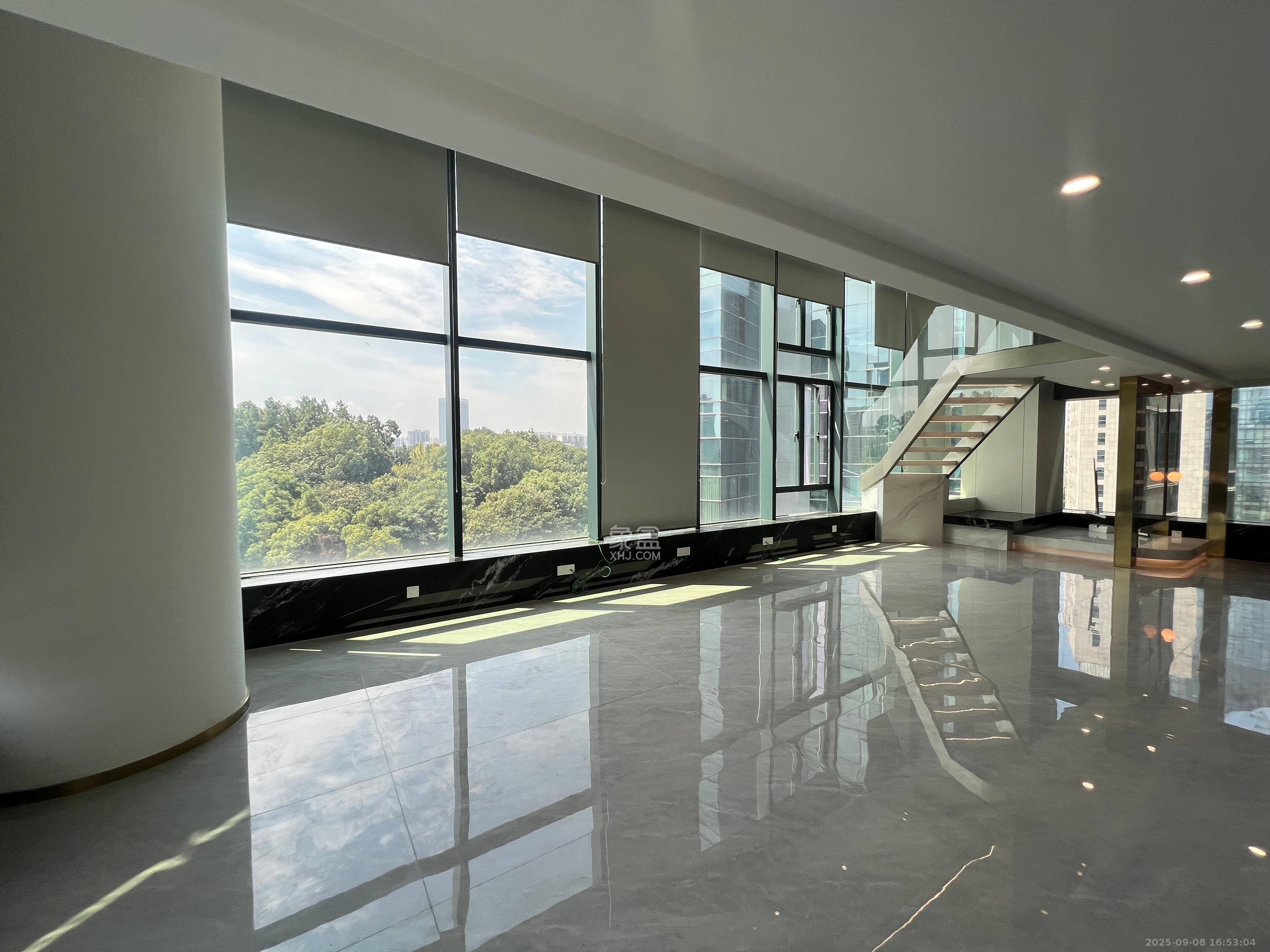 京武浪琴山三期（京武中心）  3室2厅1卫    8200.0元/月室内图