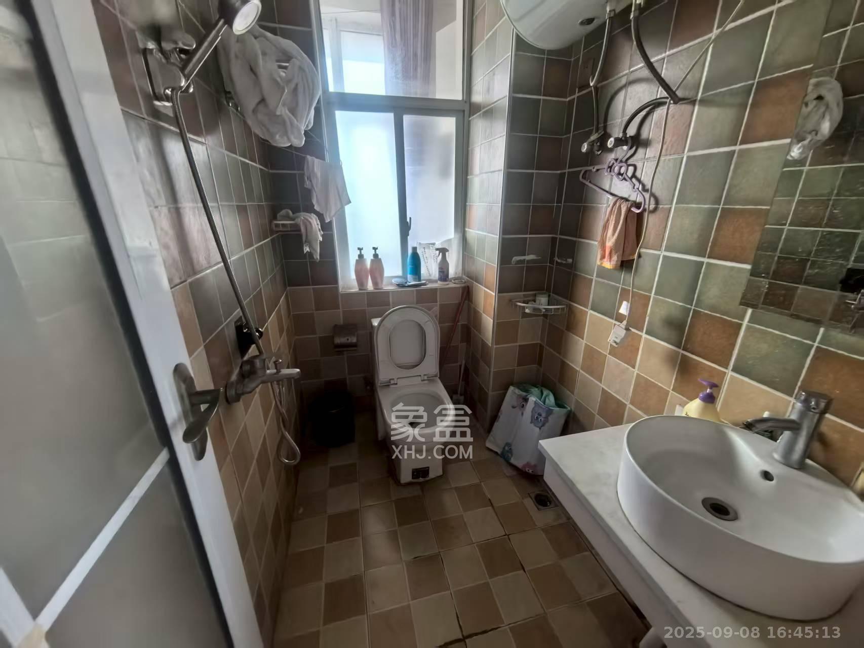 金鼎公园尚  1室1厅1卫    1300.0元/月 金鼎公园尚  1室1厅1卫    1300.0元/月室内图