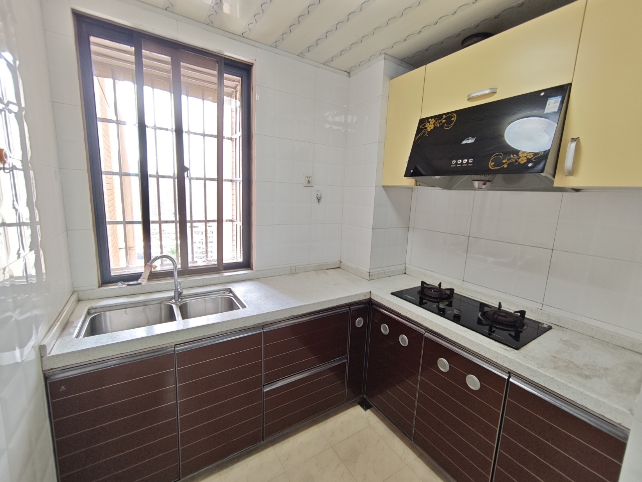 铭盛檀香洲  3室2厅2卫    2300.0元/月 铭盛檀香洲  3室2厅2卫    2300.0元/月室内图