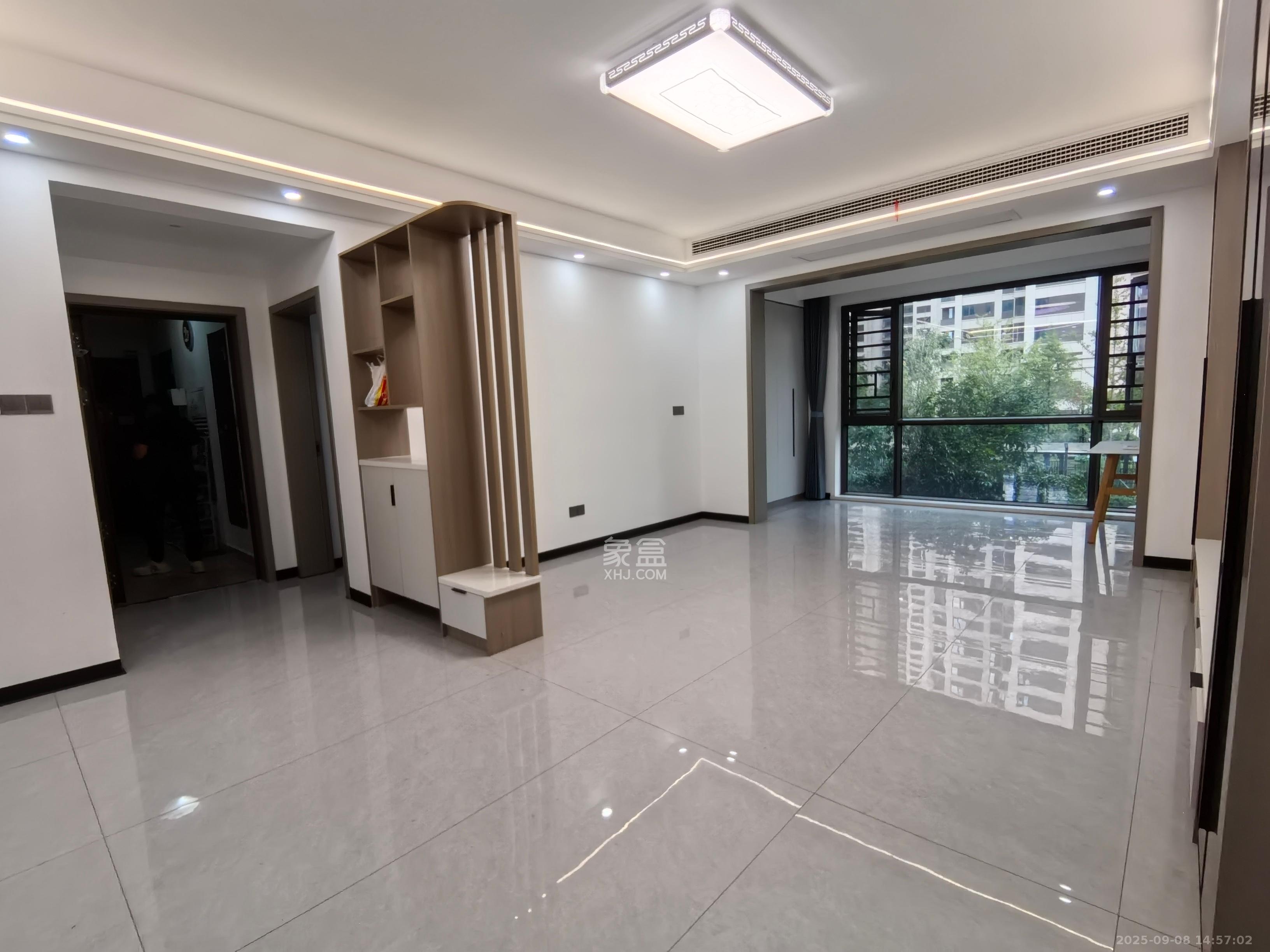 奥凯花园 4室2厅2卫 3000.0元/月 奥凯花园 4室2厅2卫 3000.0元/月室内图