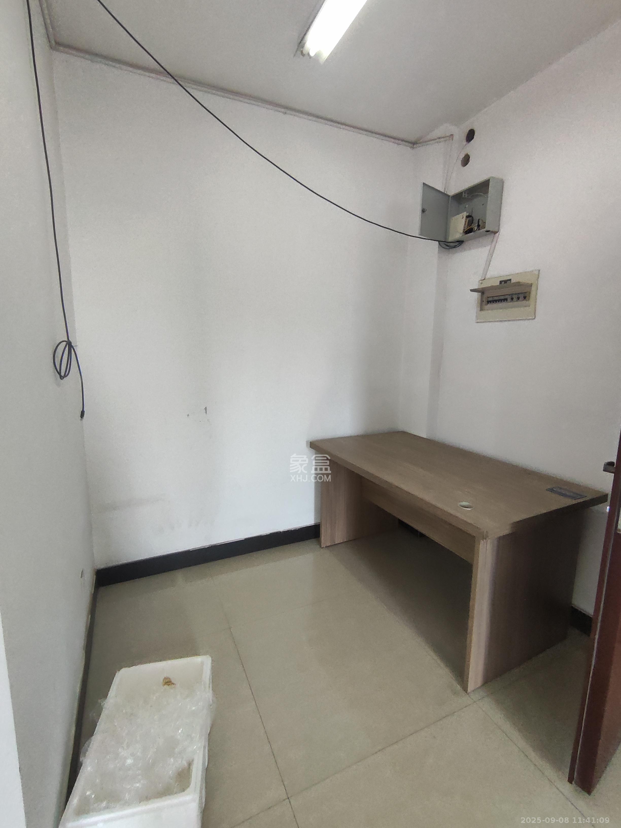 和庄  2室2厅1卫    2100.0元/月室内图