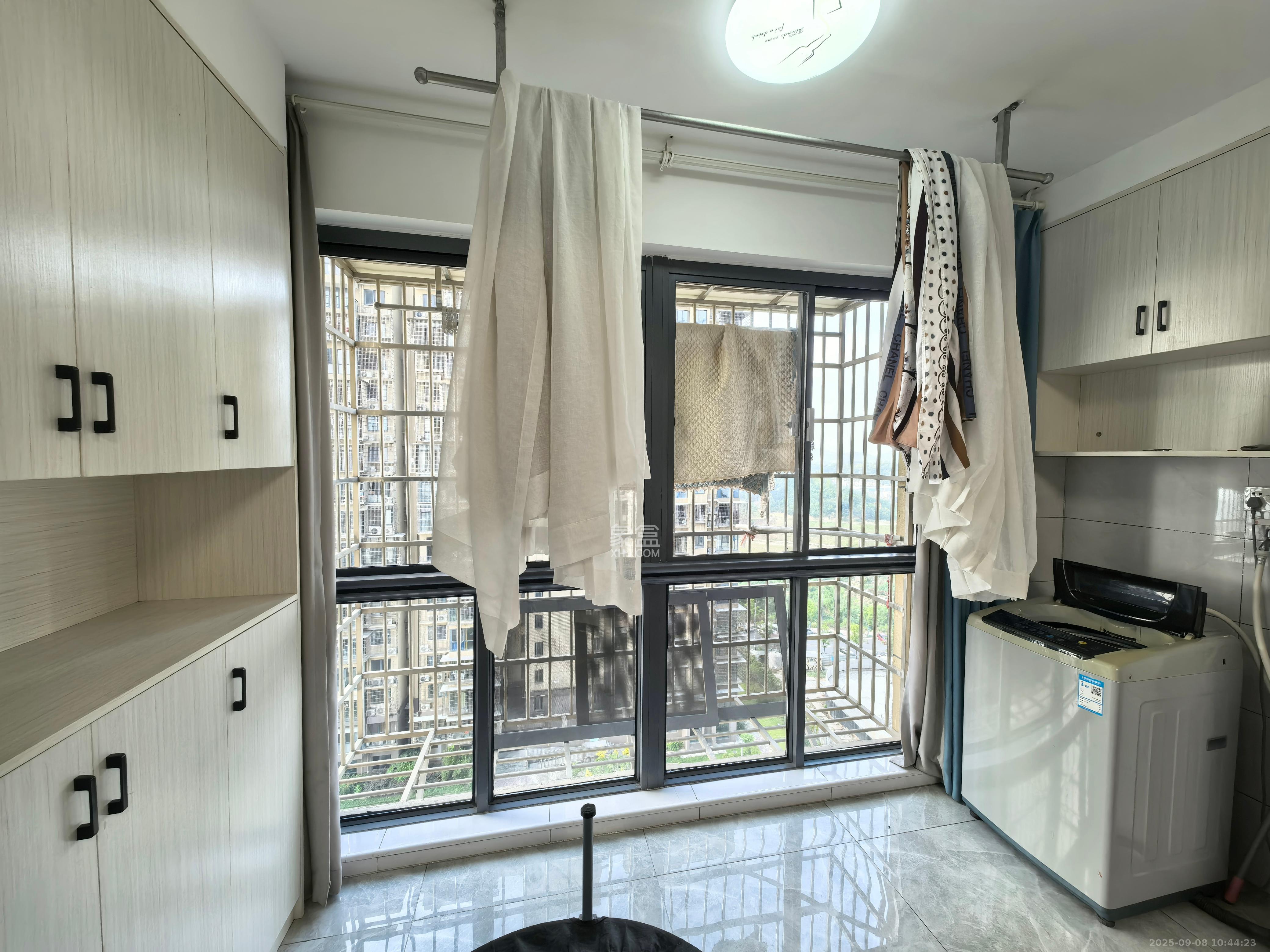 枫林雅苑（雷锋机电市场二期）  3室2厅2卫    2000.0元/月室内图