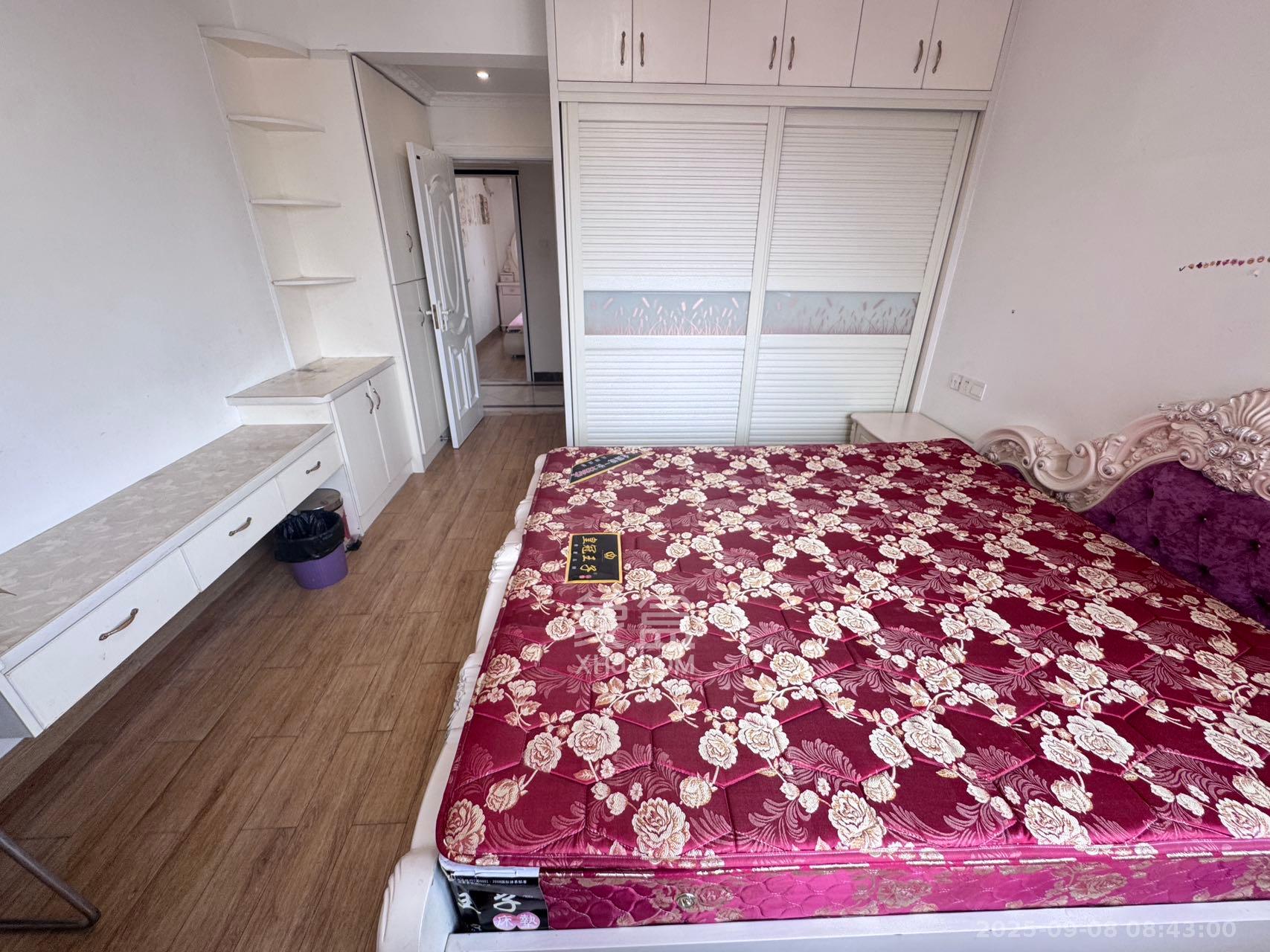 江河东澜湾  3室2厅2卫    3000.0元/月室内图