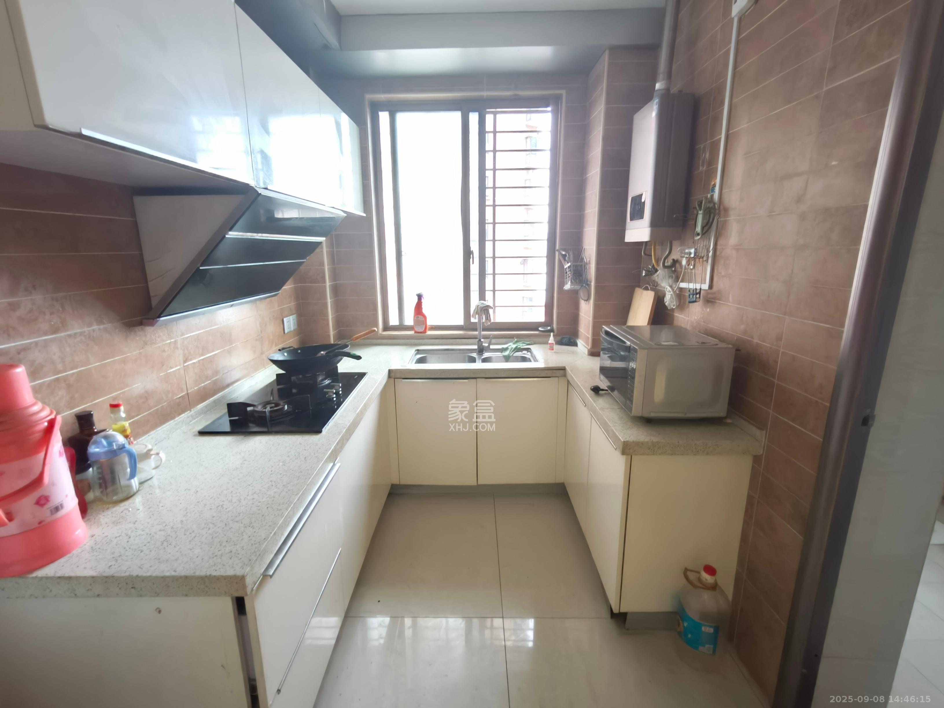 锦绣湘江 3室2厅2卫 1400.0元/月 锦绣湘江 3室2厅2卫 1400.0元/月室内图