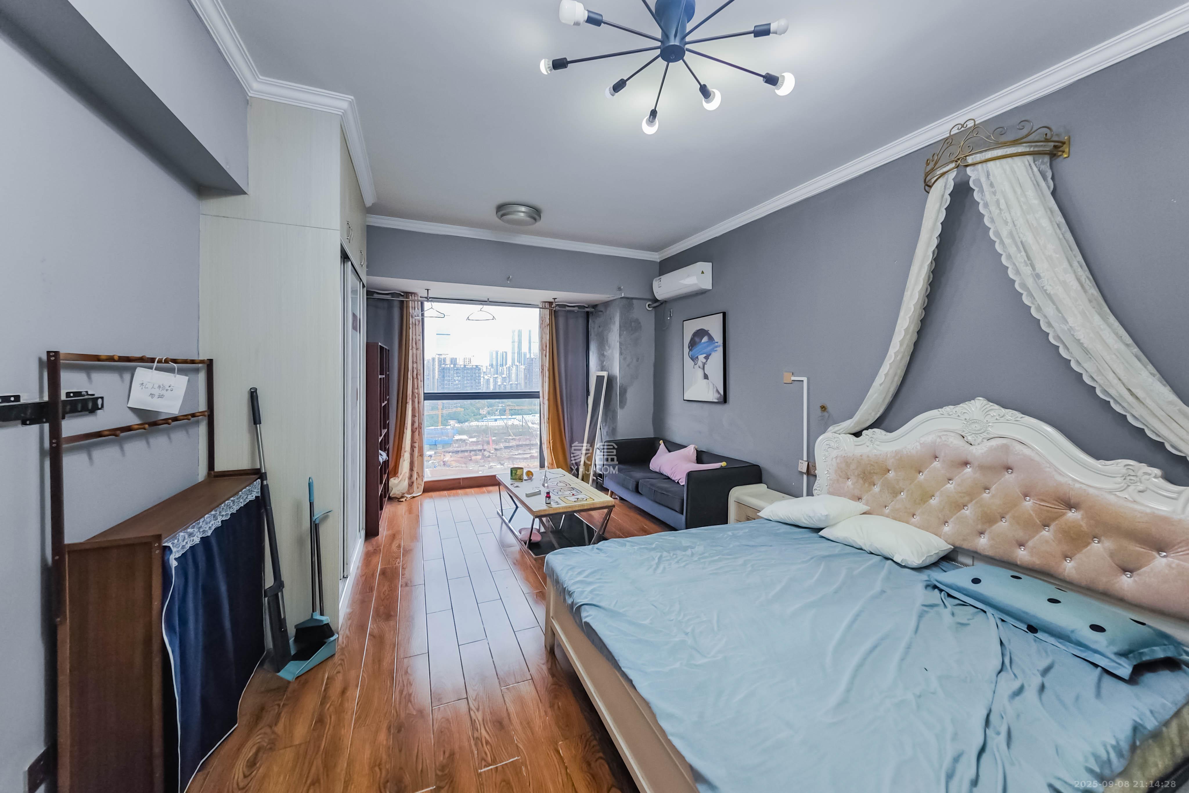 京武浪琴山一、二期  1室1厅1卫    45.0万 京武浪琴山一、二期  1室1厅1卫    45.0万客厅