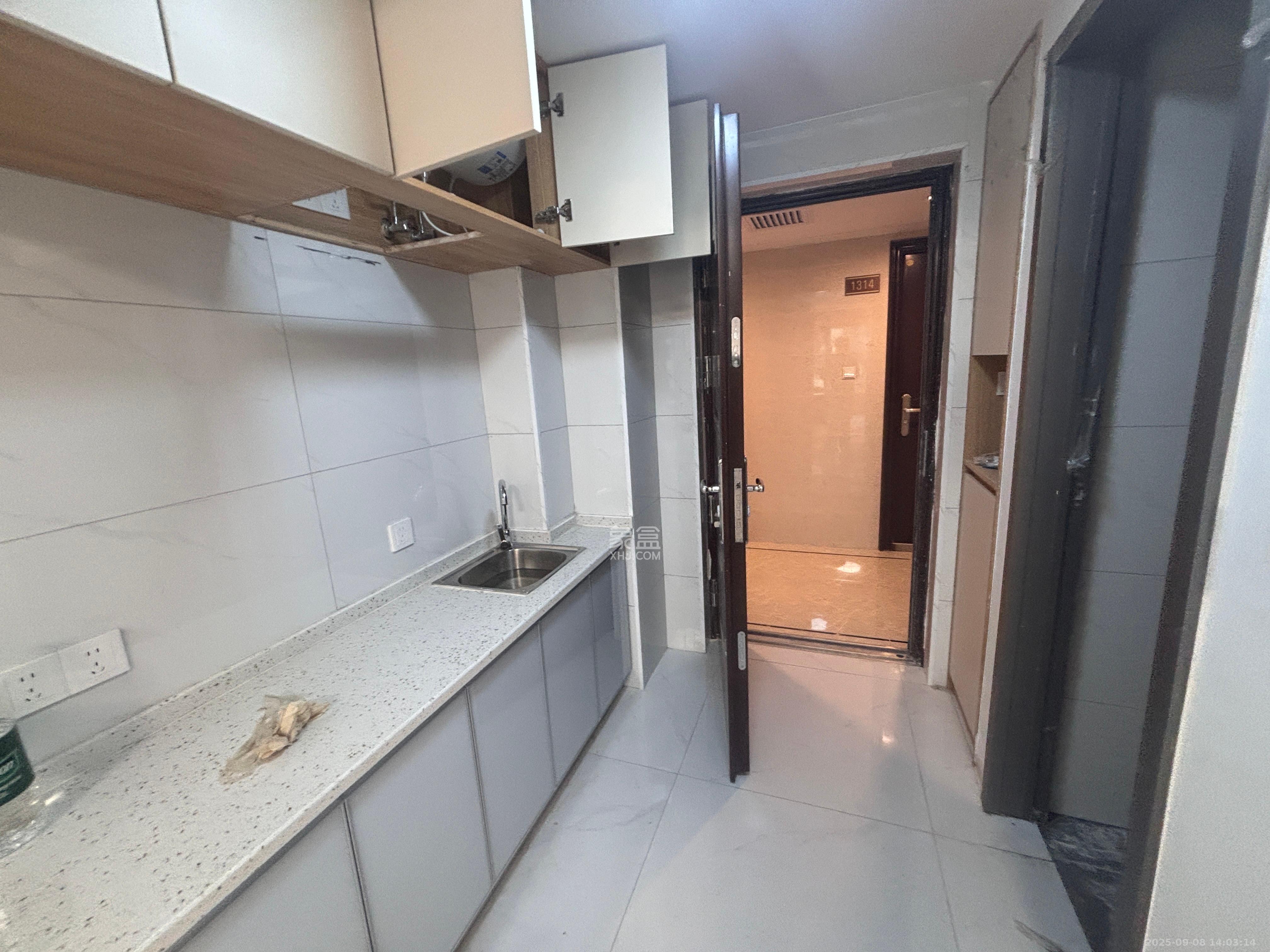 中海珑悦府  1室1厅1卫    1300.0元/月 中海珑悦府  1室1厅1卫    1300.0元/月室内图