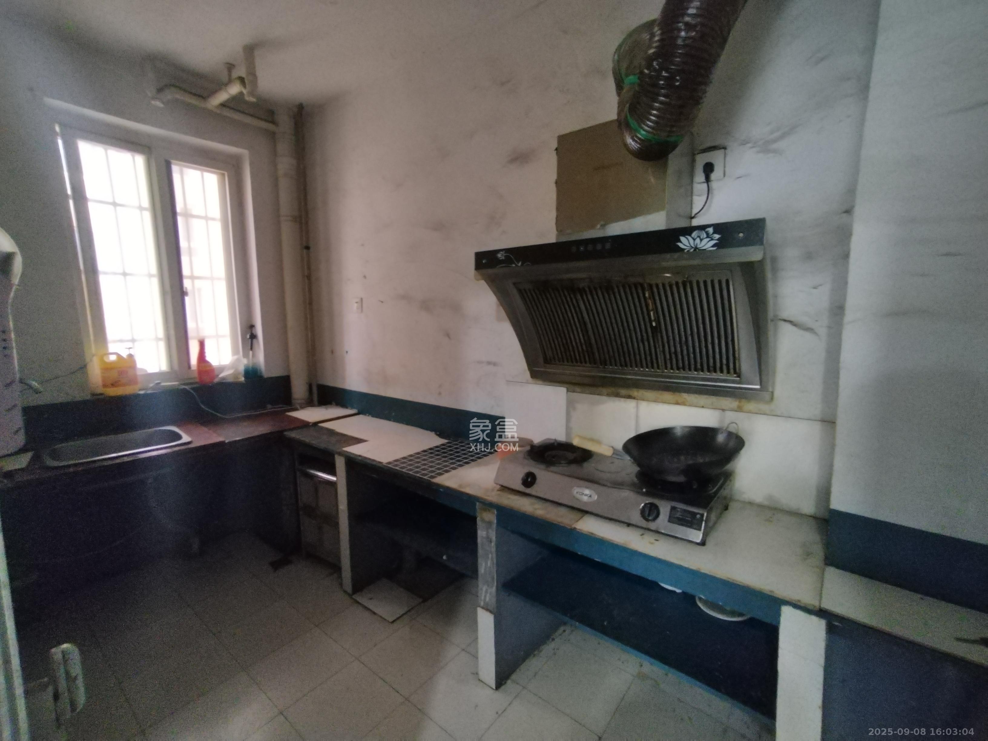 新诚小区 2室2厅1卫 1500.0元/月 新诚小区 2室2厅1卫 1500.0元/月室内图