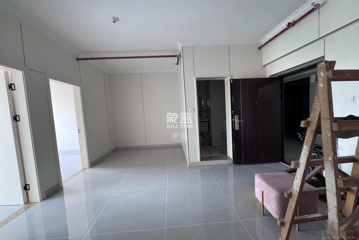 鄱阳汇金中心  1室0厅0卫    2488.0元/月 鄱阳汇金中心  1室0厅0卫    2488.0元/月室内图