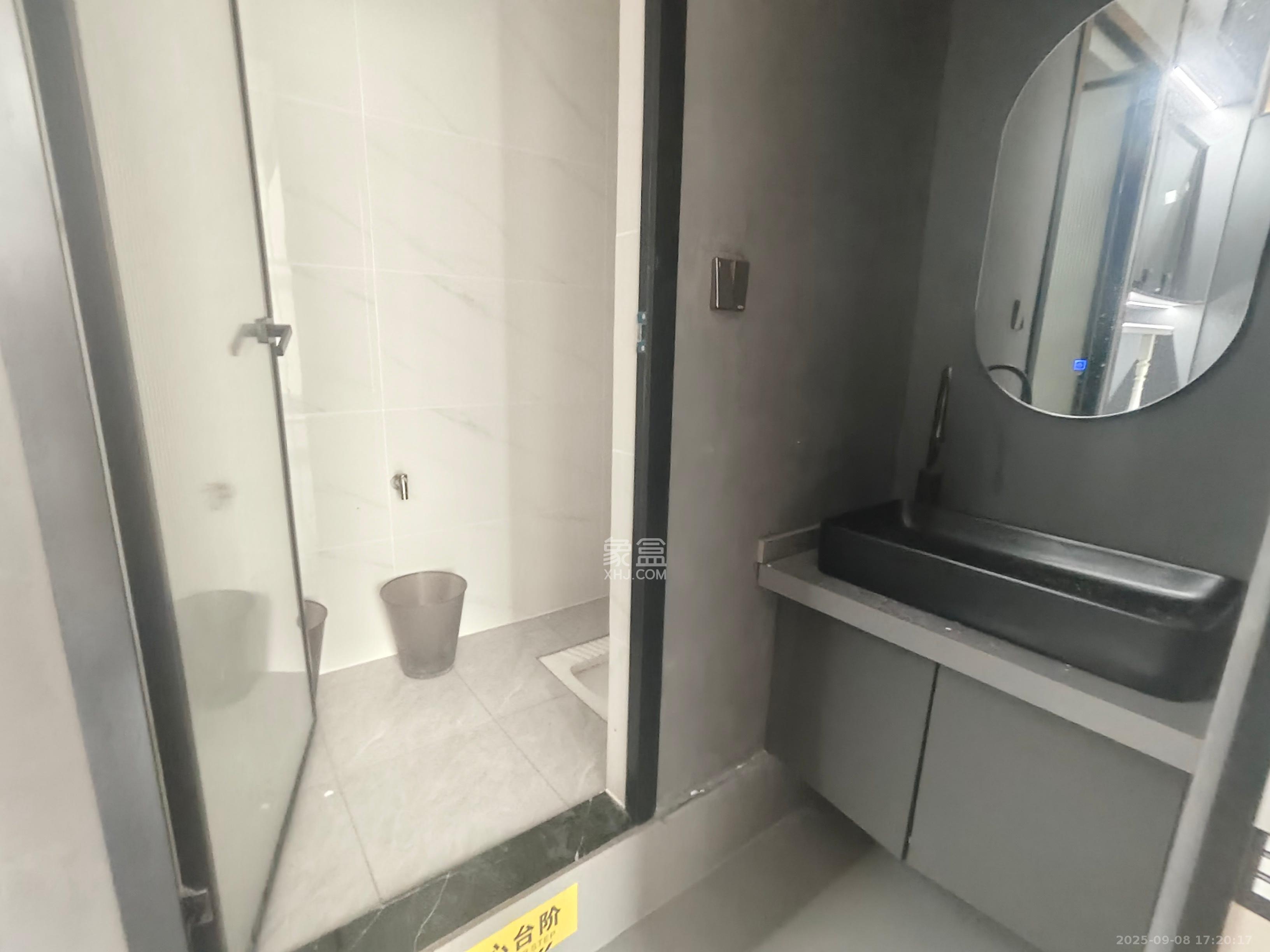 保利天禧EF区 1室1厅1卫 4000.0元/月 保利天禧EF区 1室1厅1卫 4000.0元/月室内图