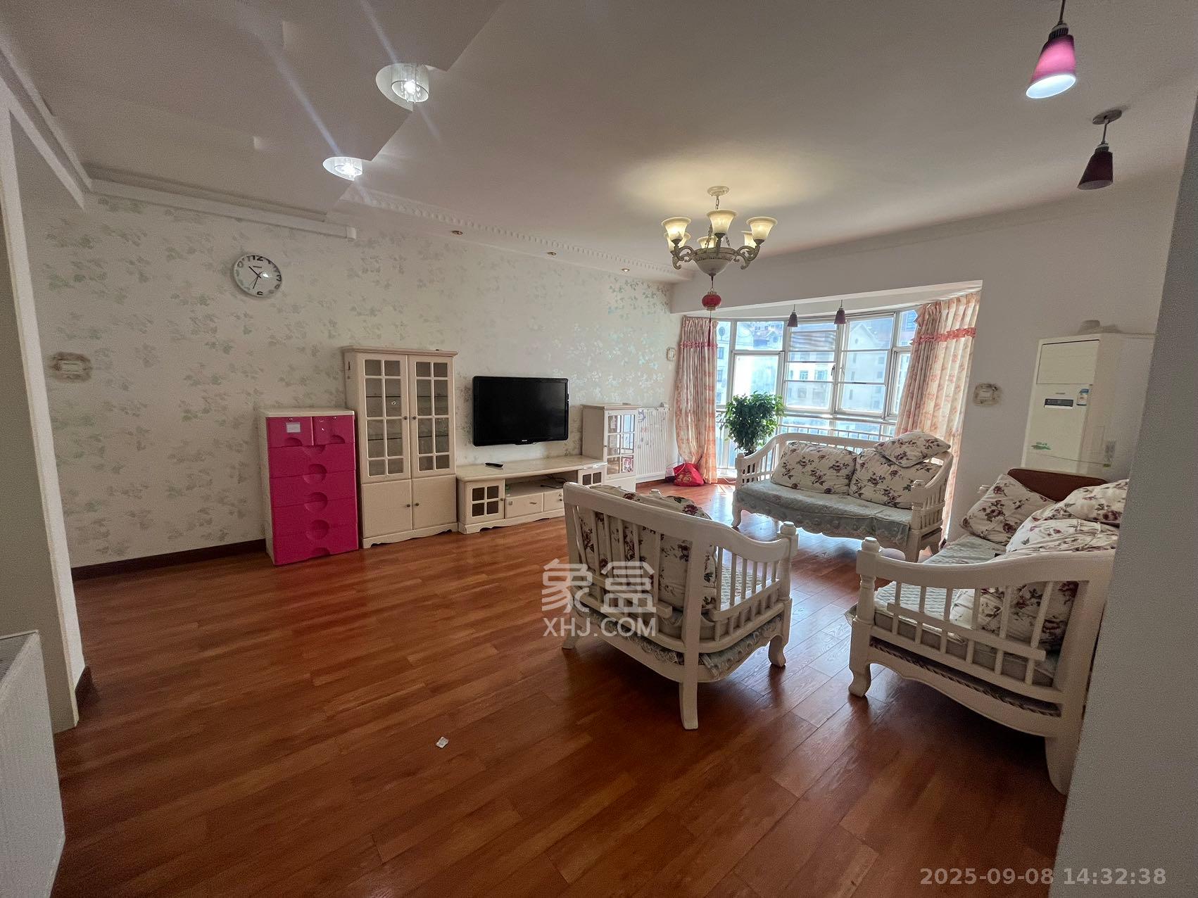 华雅花园 3室2厅2卫 2800.0元/月 华雅花园 3室2厅2卫 2800.0元/月室内图