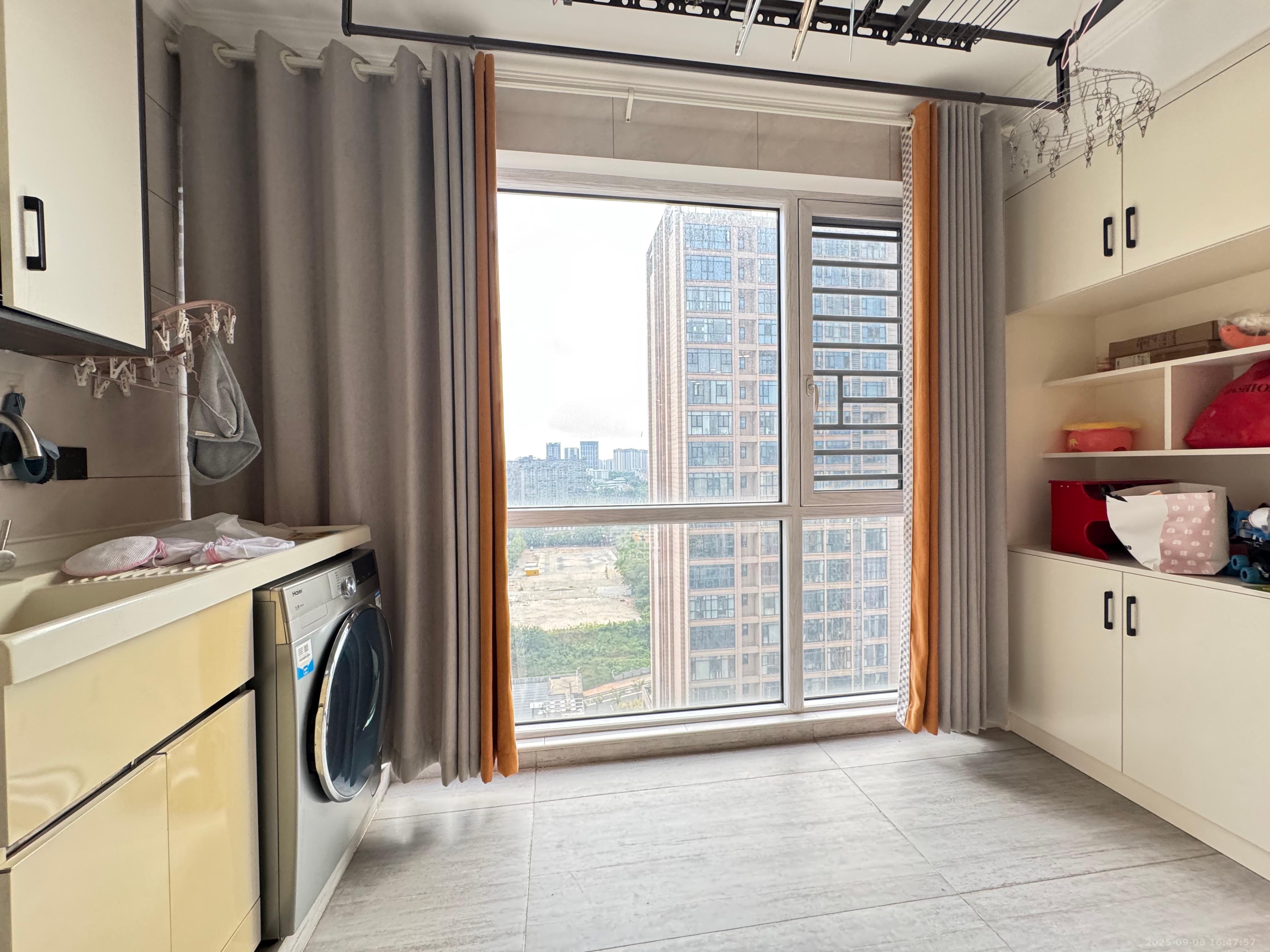 环亚高铁芯城  3室2厅2卫    3300.0元/月室内图