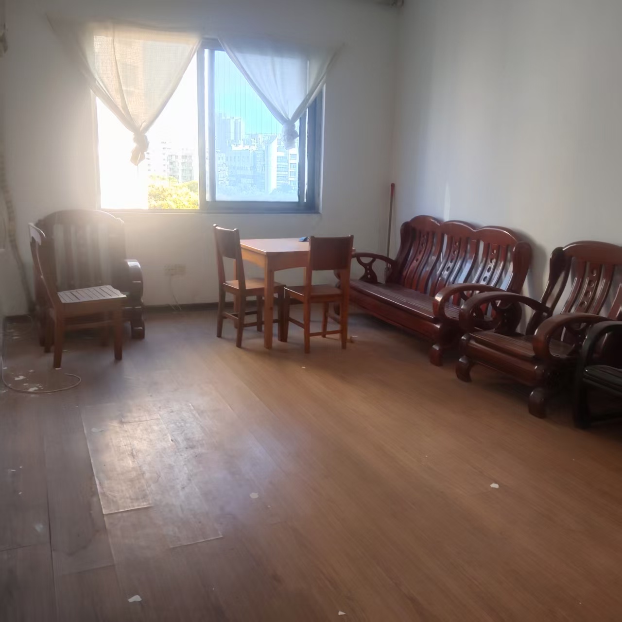 耀华新村  3室2厅2卫   500.00元/月户型图