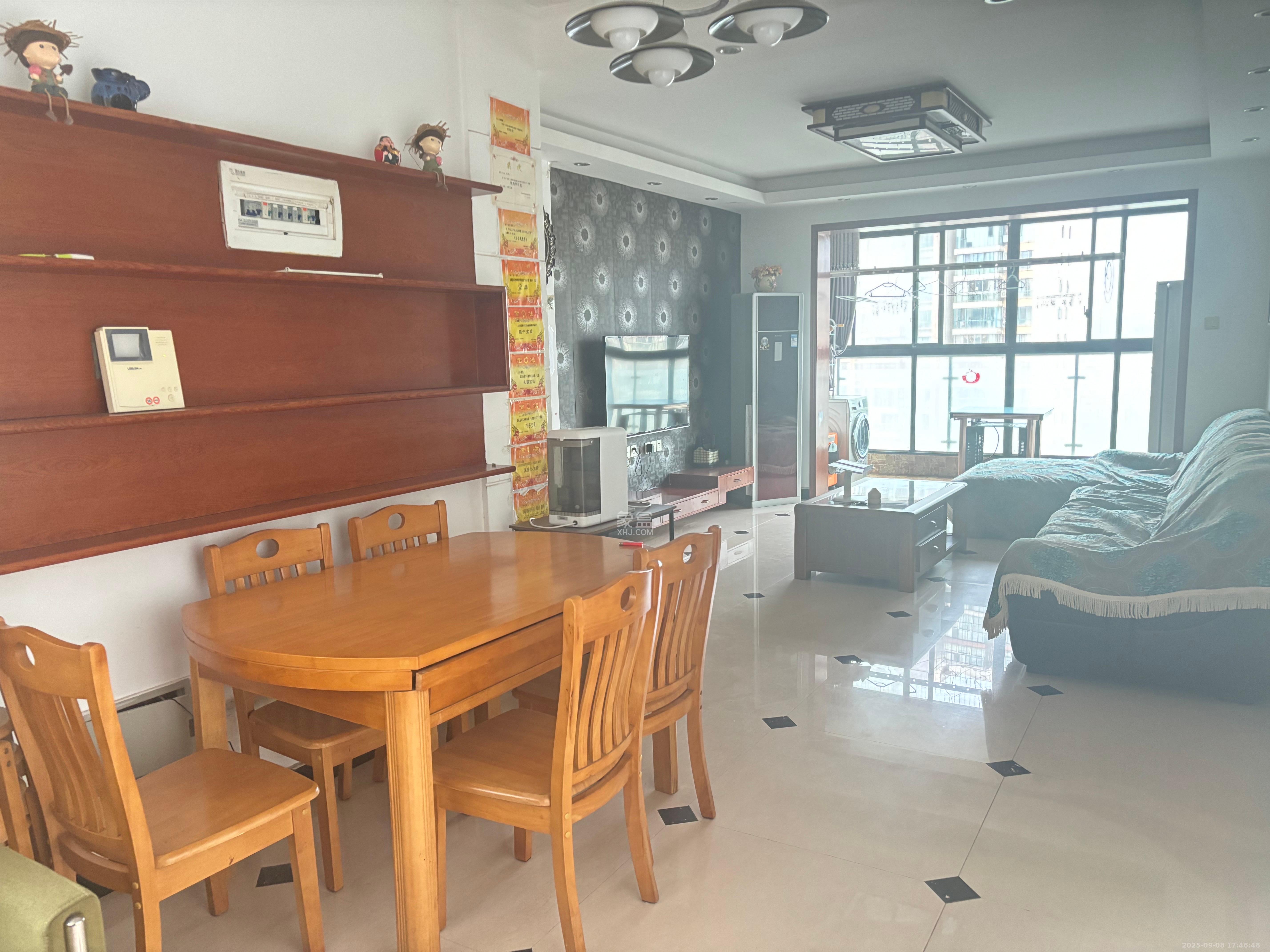 高鑫麓城  3室2厅2卫    2700.0元/月室内图