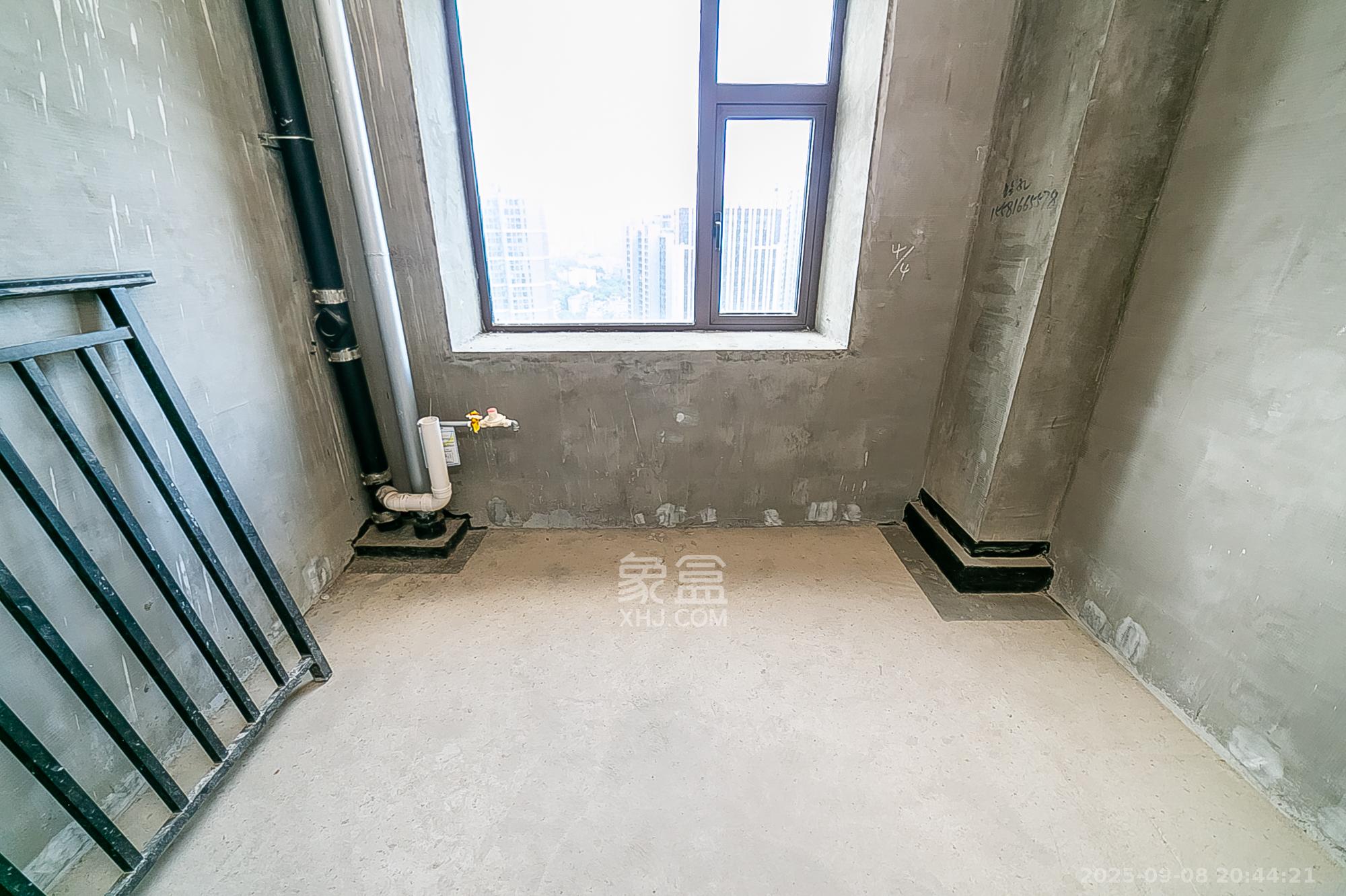 中建江山壹号  6室2厅4卫    708.0万 中建江山壹号  6室2厅4卫    708.0万厨房