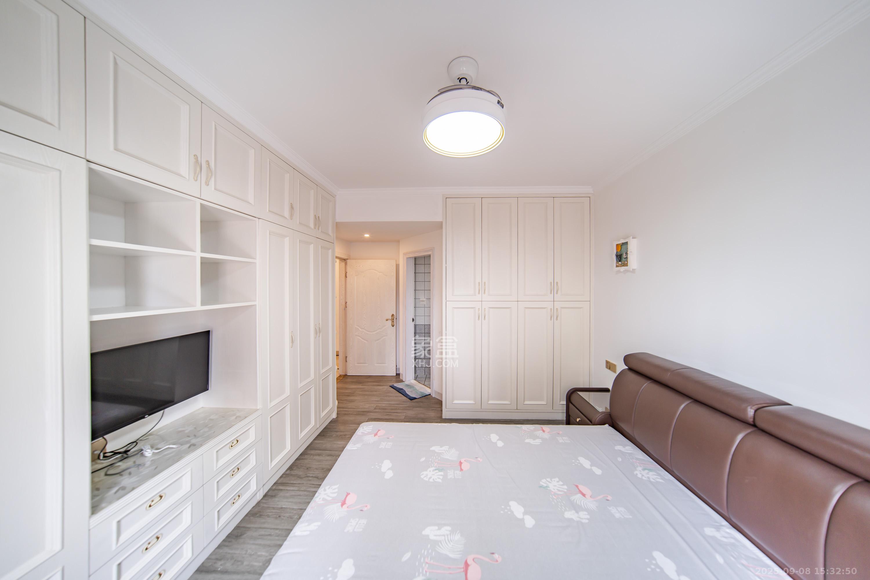 兰亭湾畔  3室2厅2卫    125.0万卧室