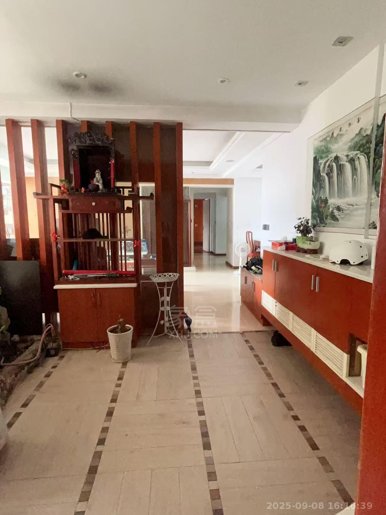 经世皇城 3室2厅2卫 1400.0元/月 经世皇城 3室2厅2卫 1400.0元/月室内图