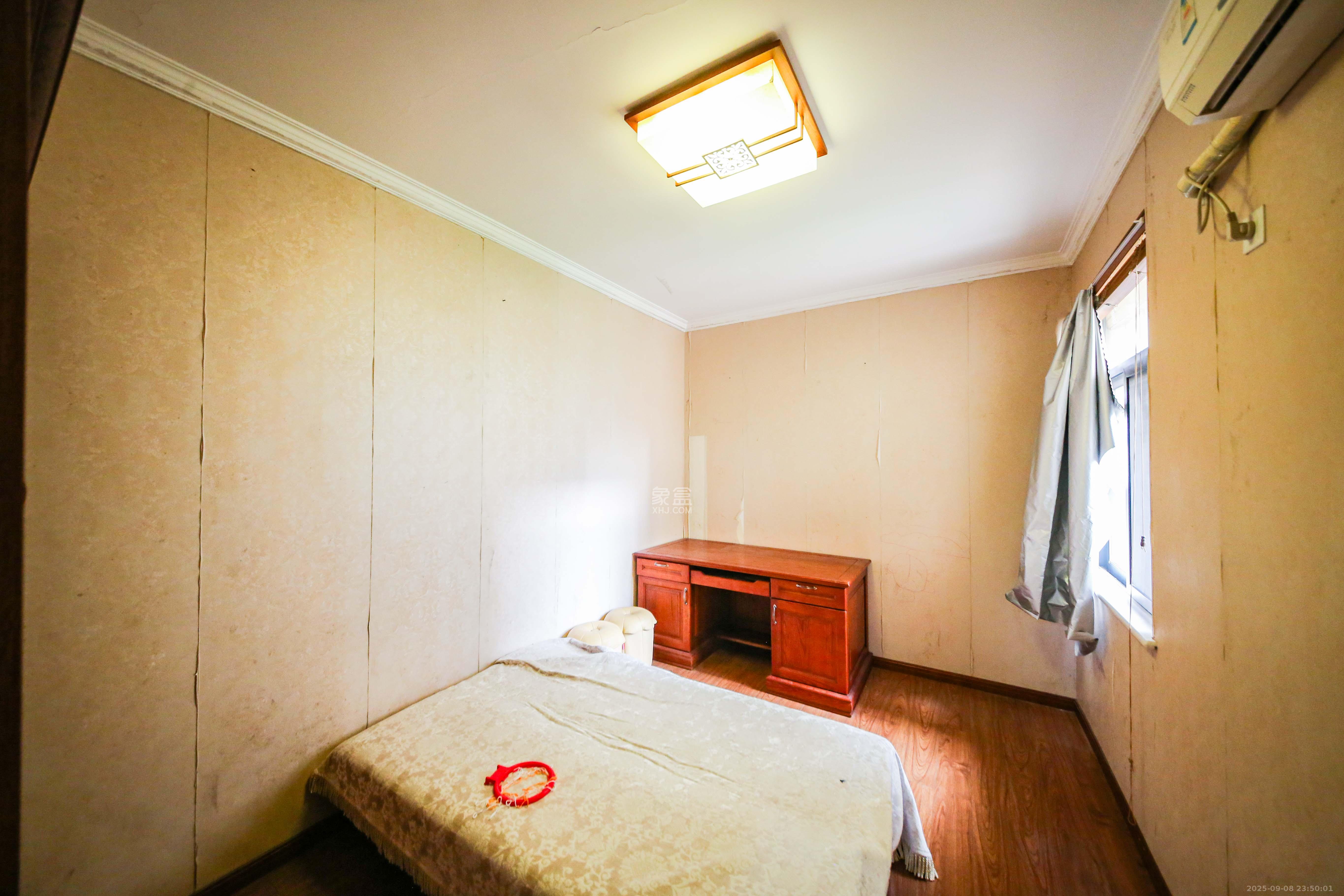 青园  3室2厅2卫    143.8万 青园  3室2厅2卫    143.8万卧室