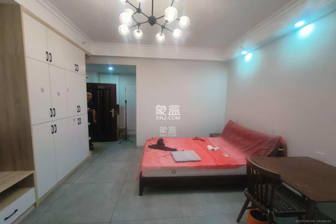 半山公馆(半山国际中心) 1室1厅1卫 1900.0元/月 半山公馆(半山国际中心) 1室1厅1卫 1900.0元/月室内图