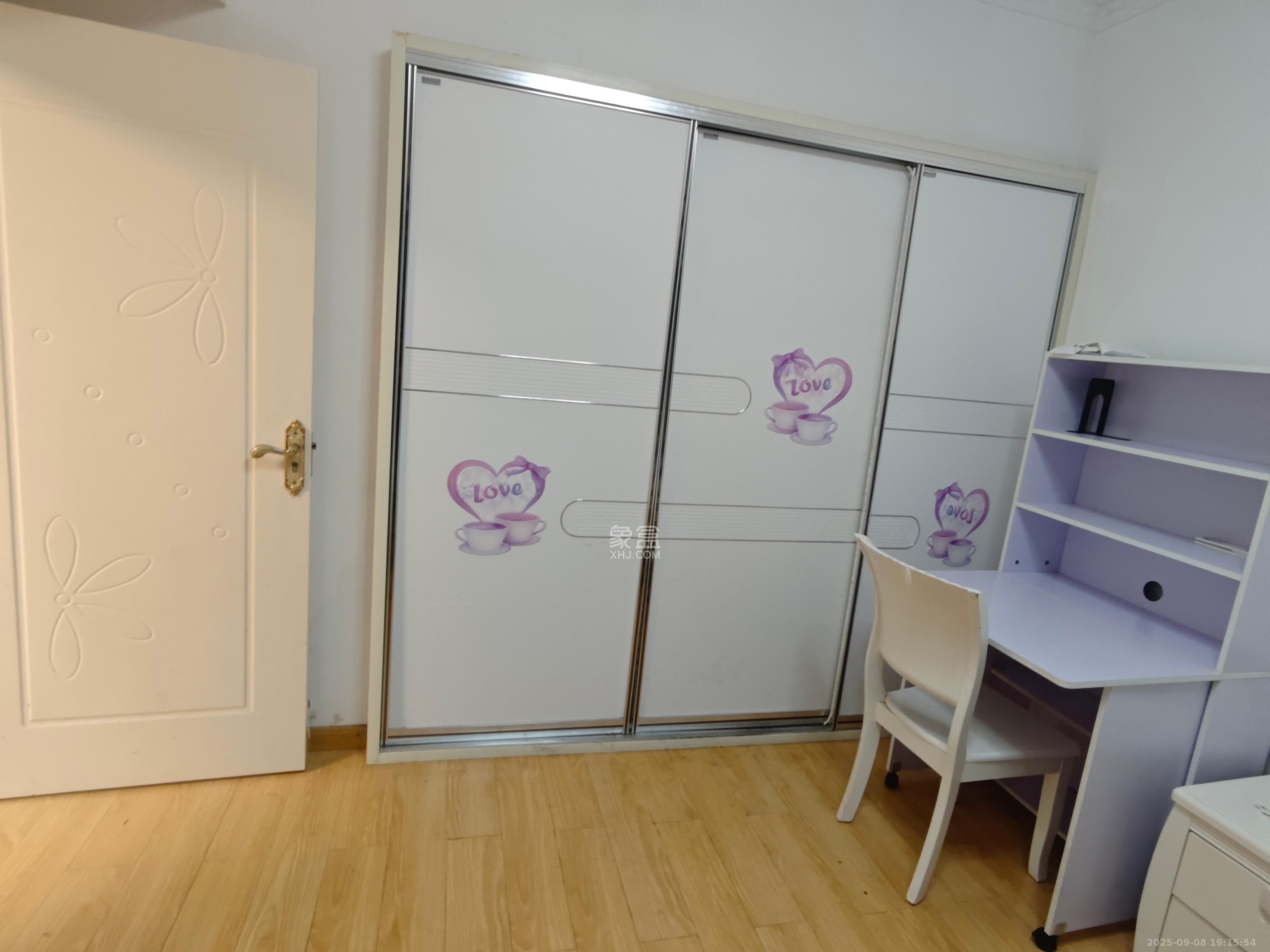 海德公园  3室2厅2卫    2300.0元/月室内图