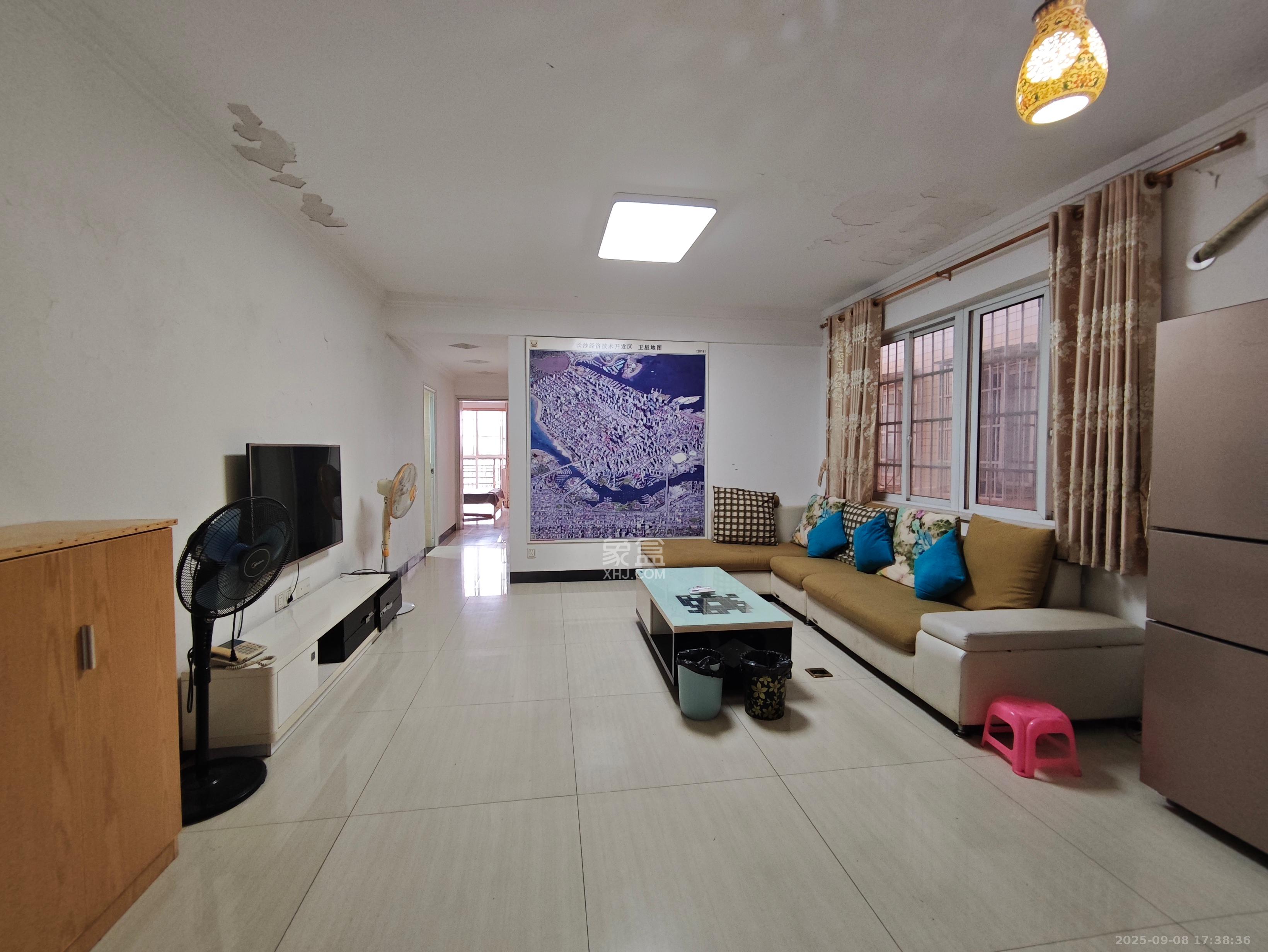 圣力华苑 3室2厅1卫 1600.00元/月 圣力华苑 3室2厅1卫 1600.00元/月室内图