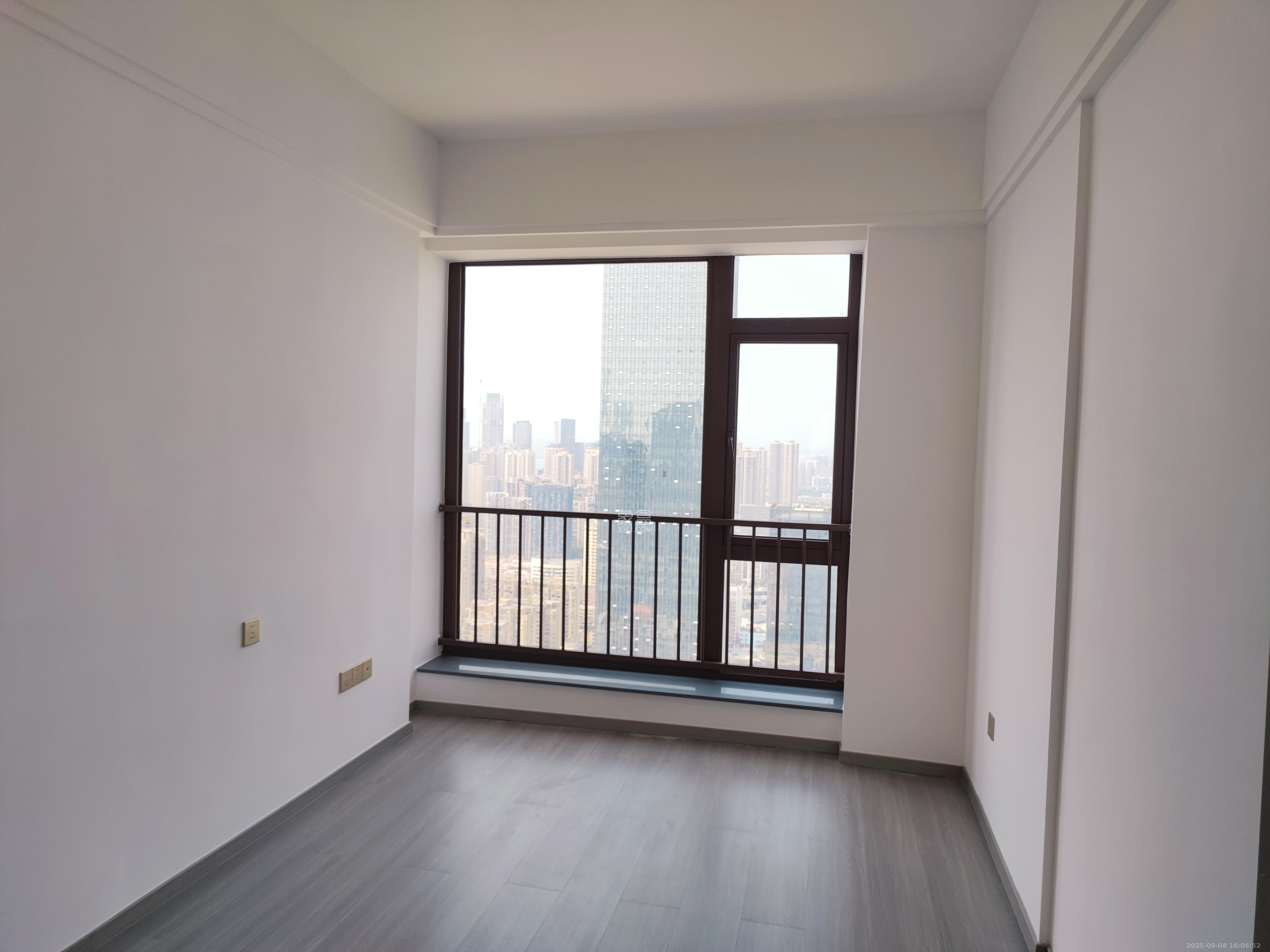 富兴时代御城  3室2厅2卫    7500.0元/月室内图