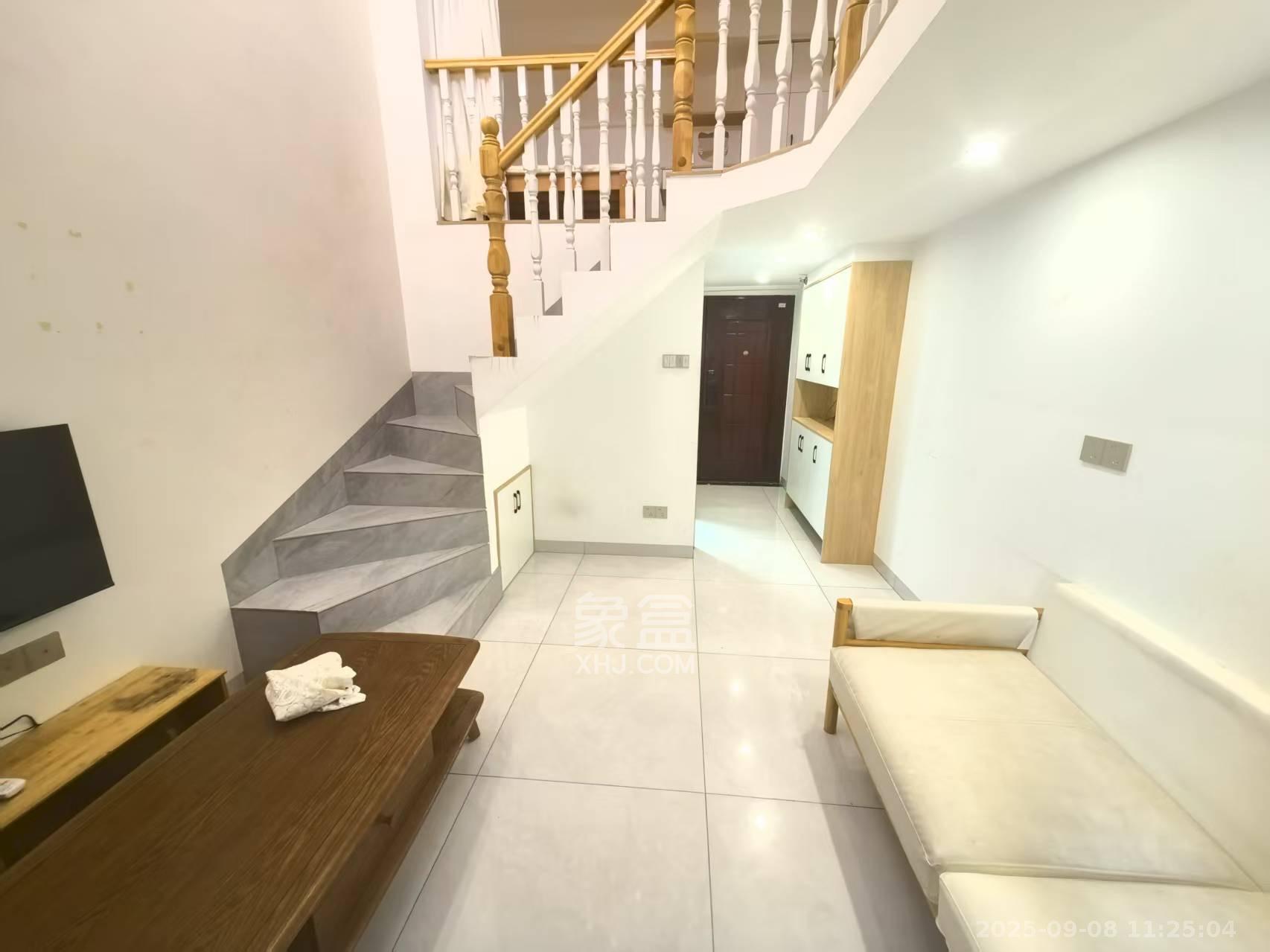 天鸿天府(天鸿中央大院)  2室1厅1卫    1600.0元/月 天鸿天府(天鸿中央大院)  2室1厅1卫    1600.0元/月室内图