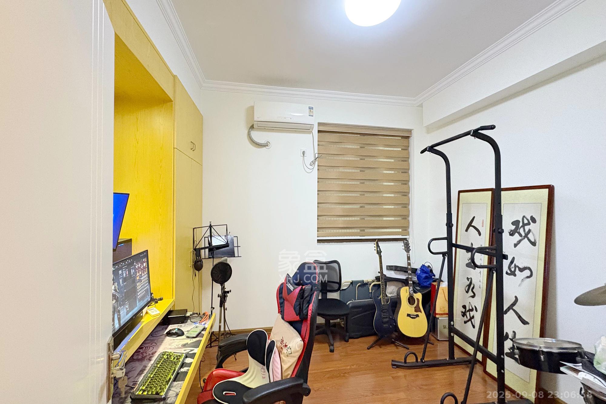 湖南省粮油食品进出口公司宿舍  3室2厅2卫    135.0万 湖南省粮油食品进出口公司宿舍  3室2厅2卫    135.0万其他